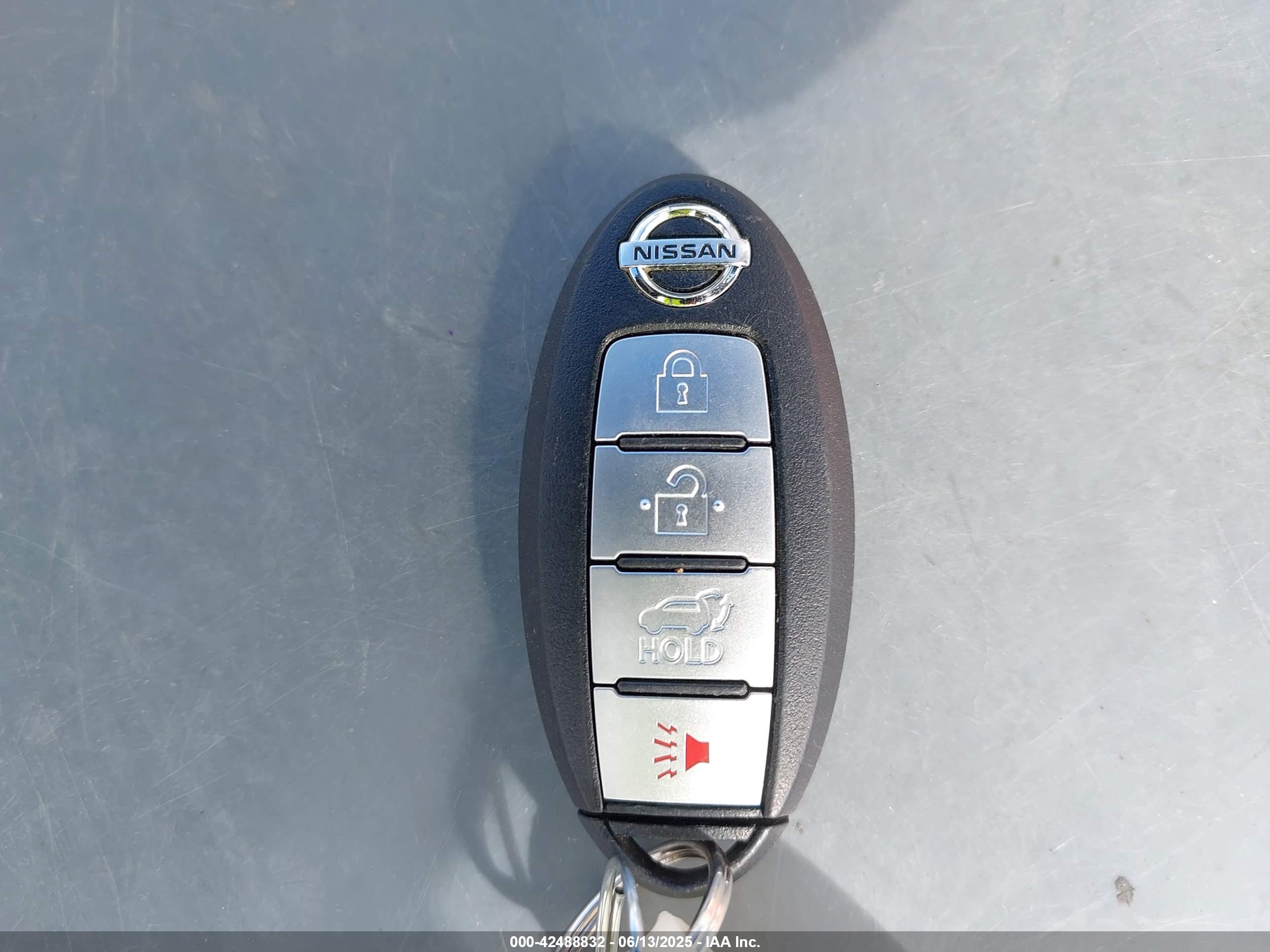 NISSAN ROGUE image 11