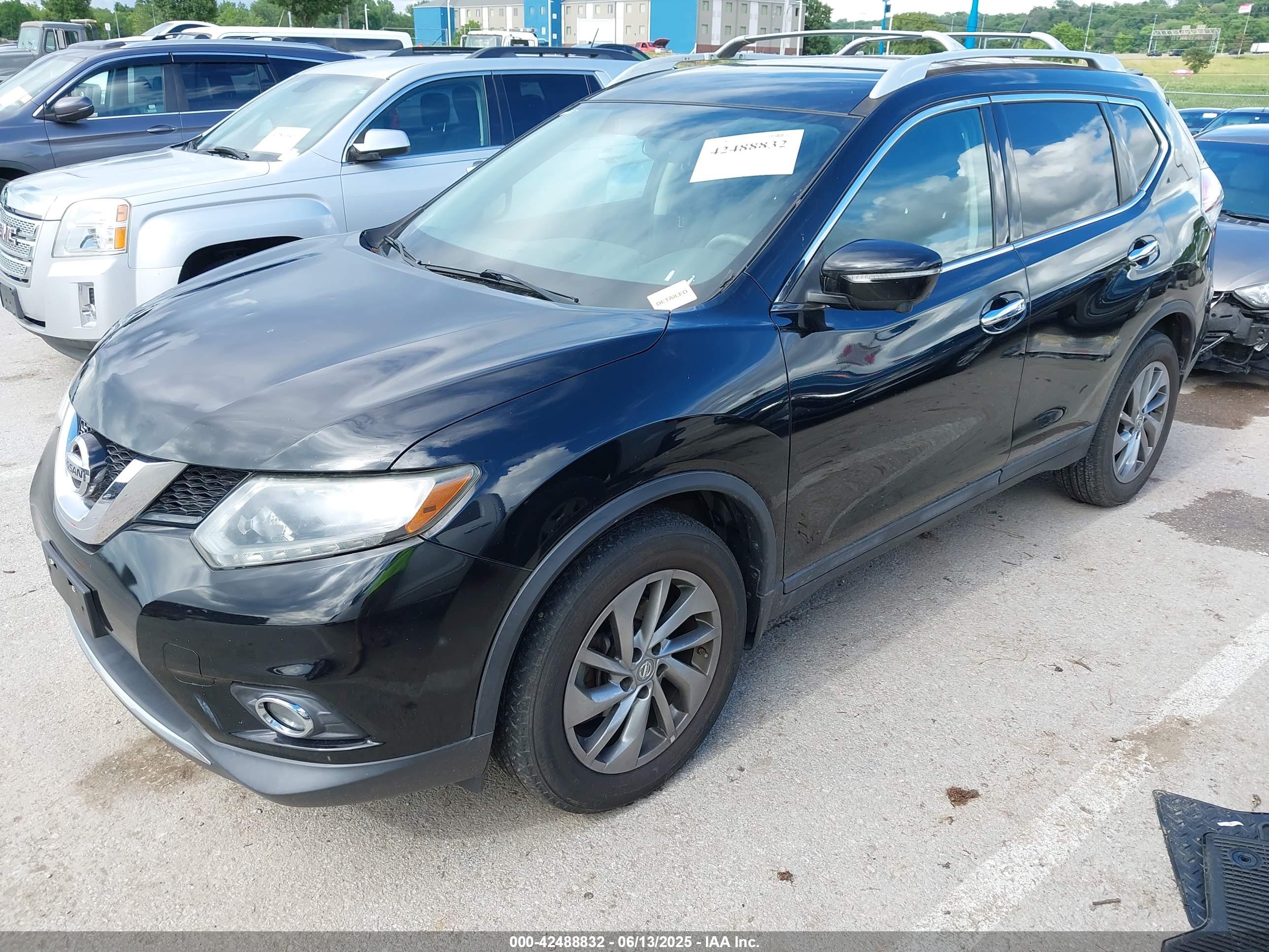 NISSAN ROGUE image 2