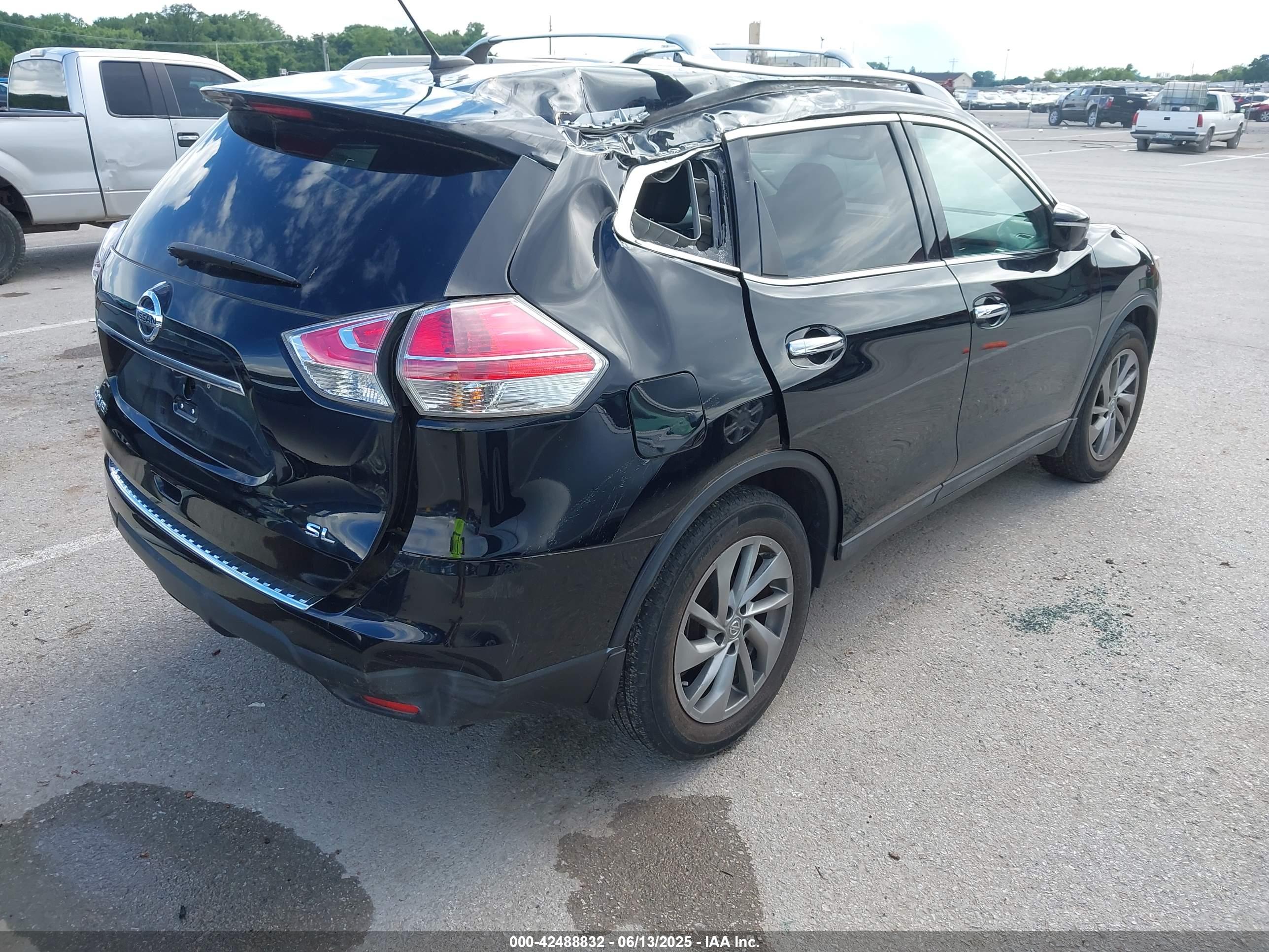 NISSAN ROGUE image 4