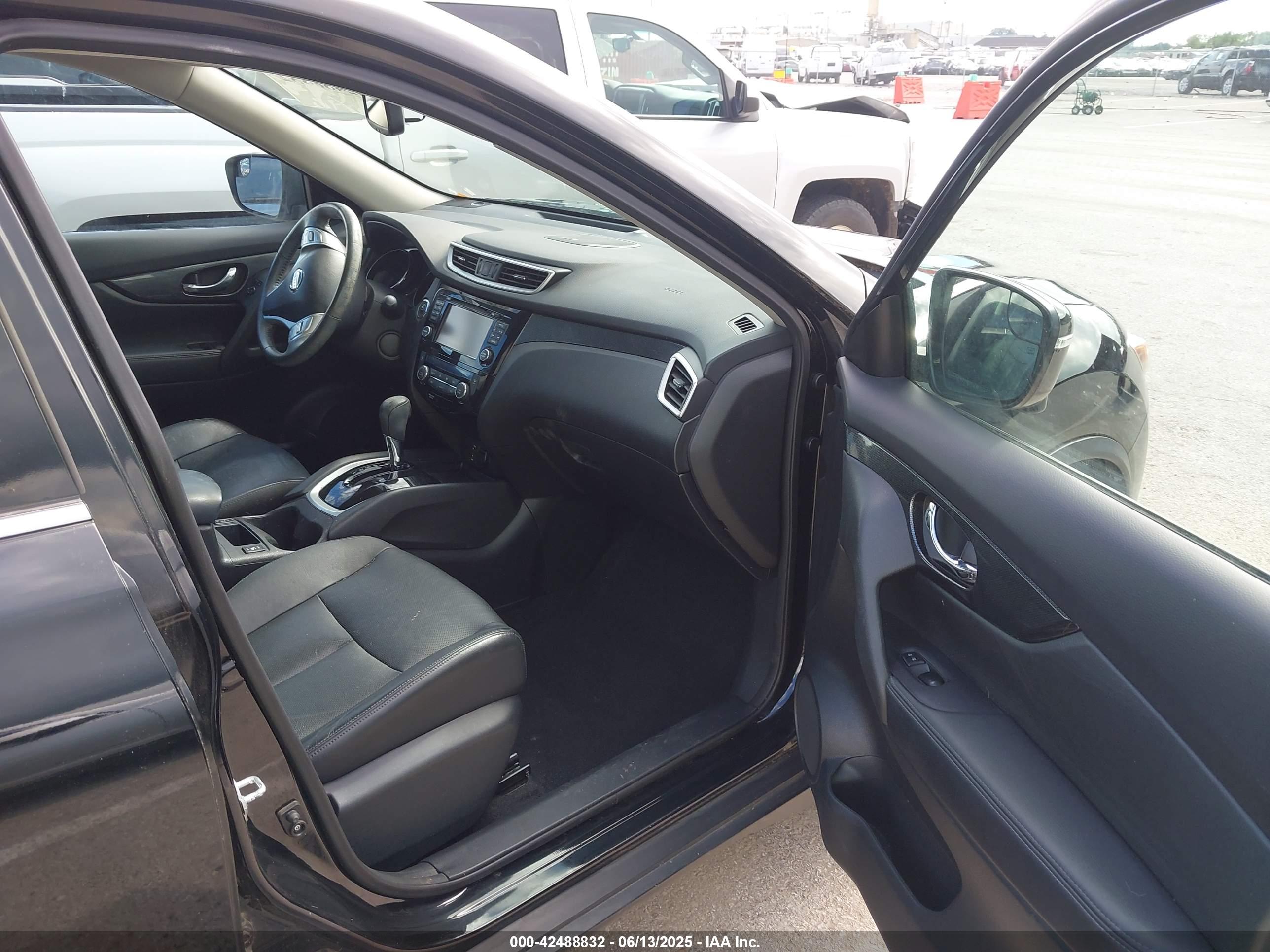 NISSAN ROGUE image 5