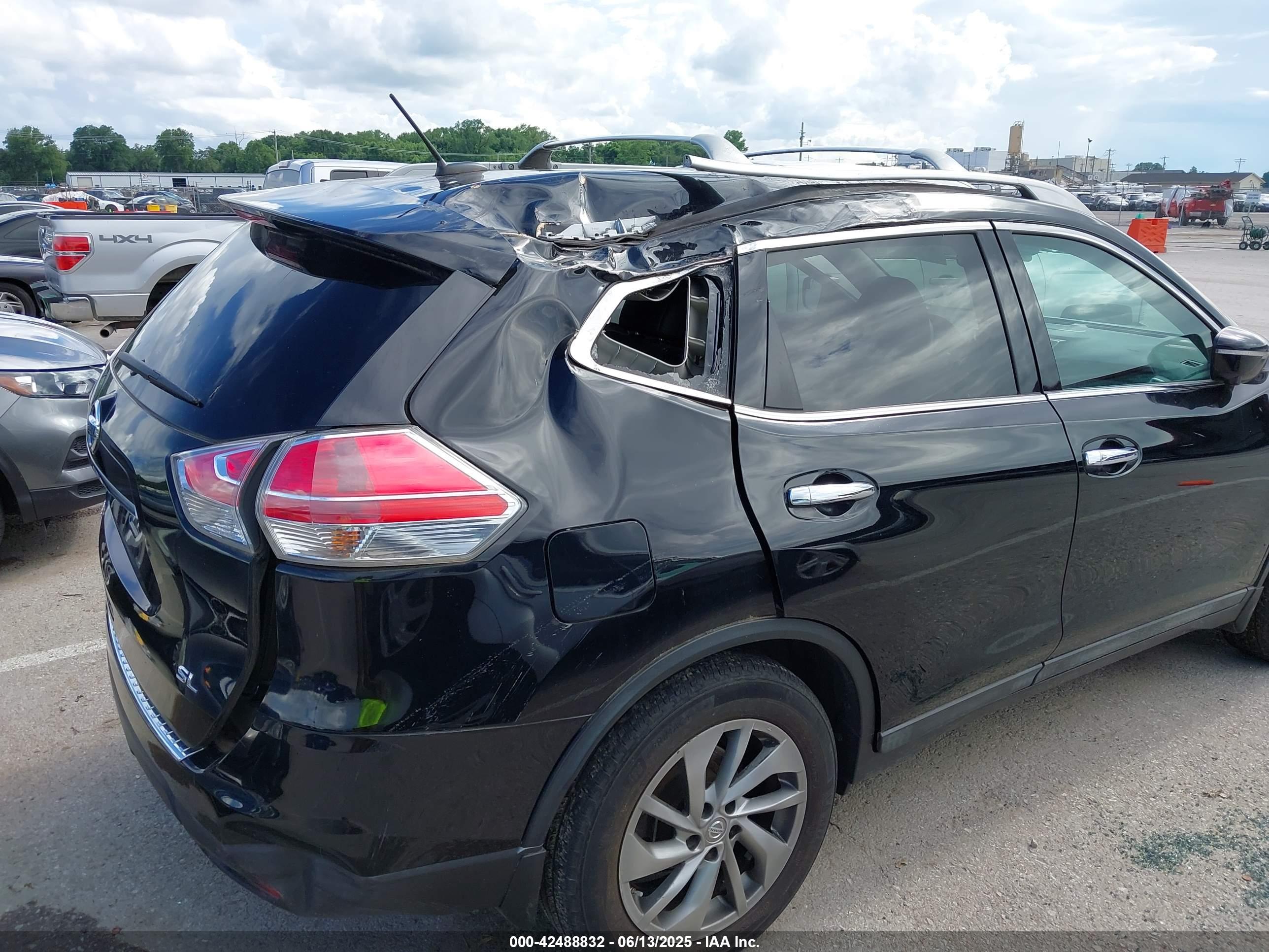 NISSAN ROGUE image 6