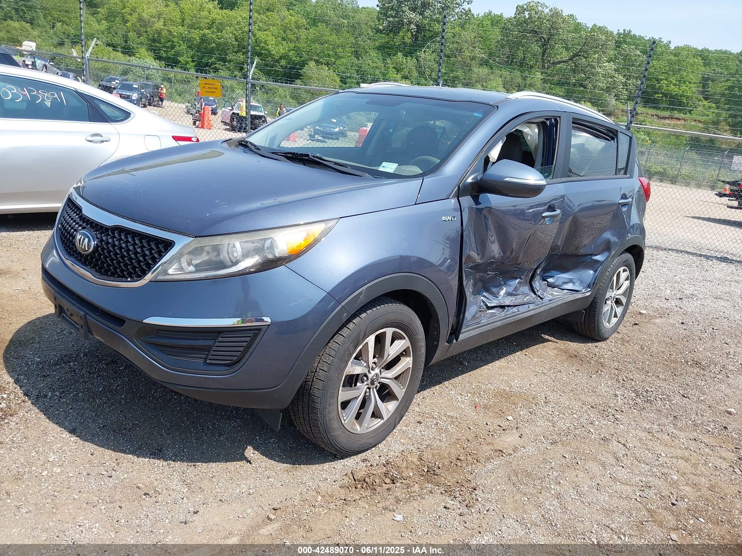 KIA SPORTAGE image 2