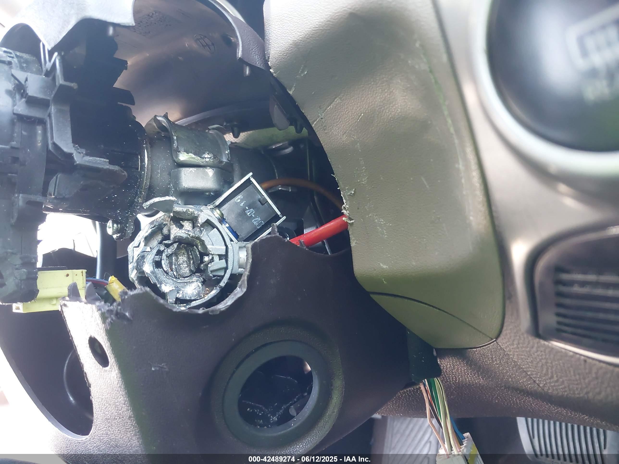 HYUNDAI TUCSON image 6
