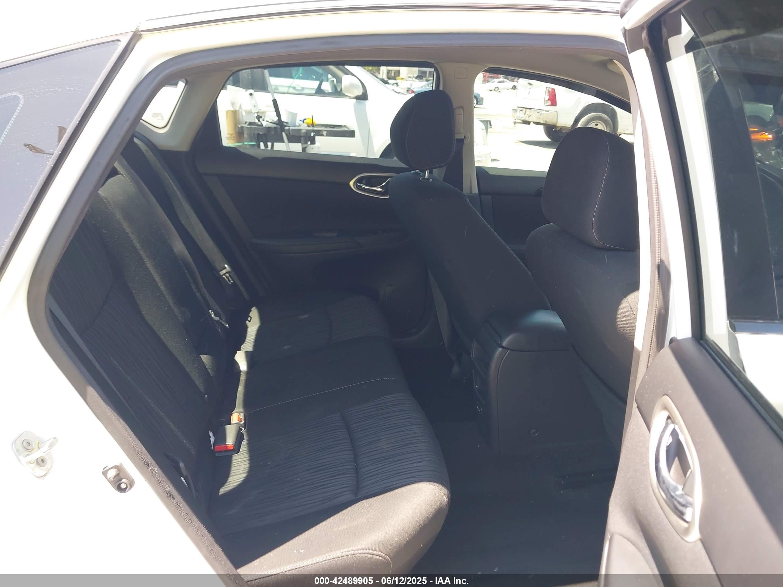 NISSAN SENTRA image 8