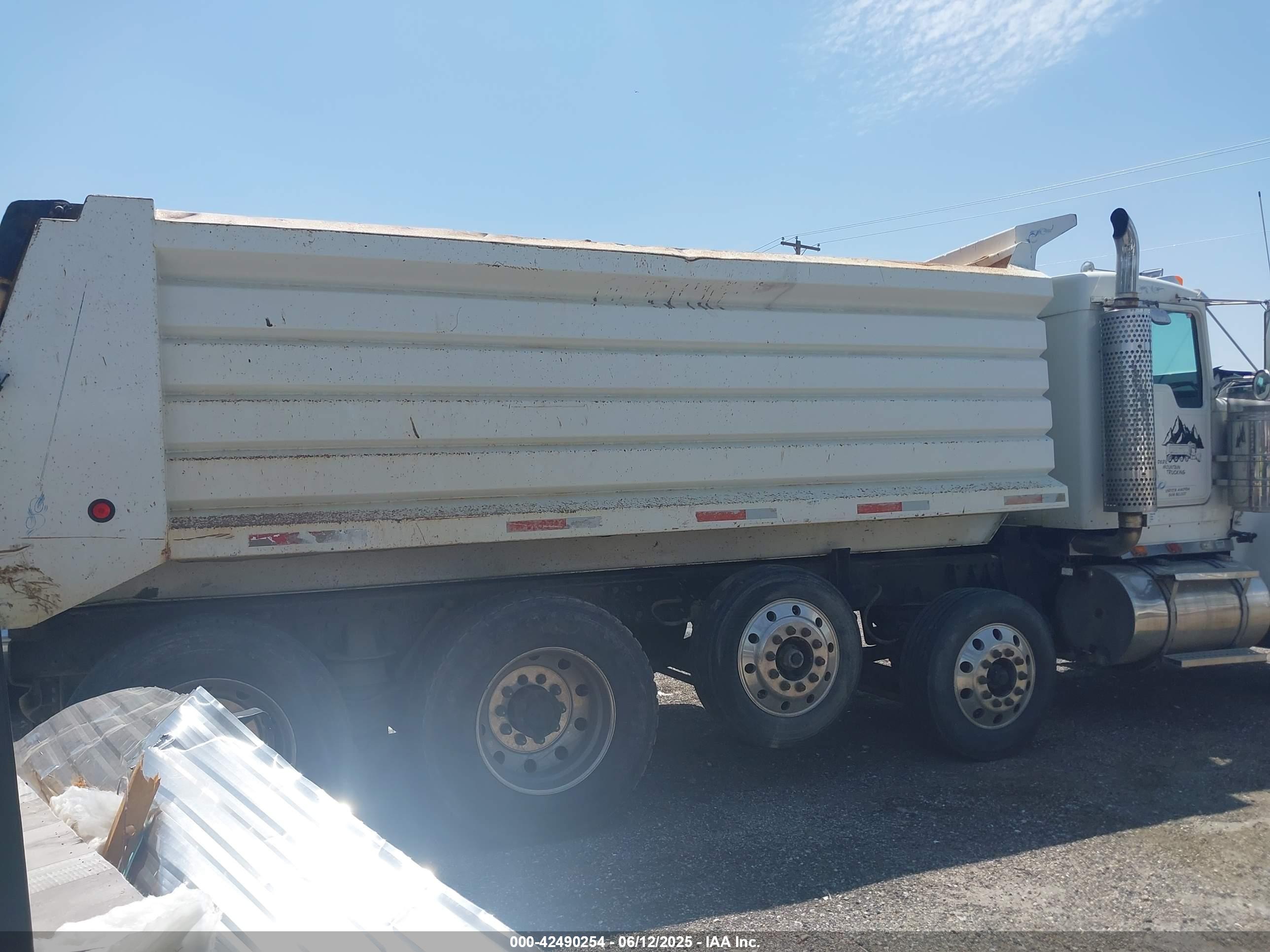 KENWORTH CONSTRUCTION image 4