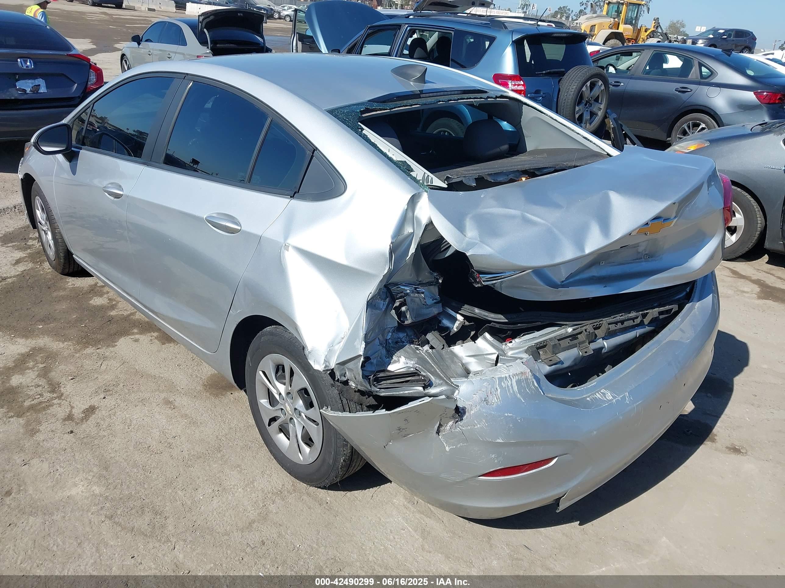 CHEVROLET CRUZE image 3