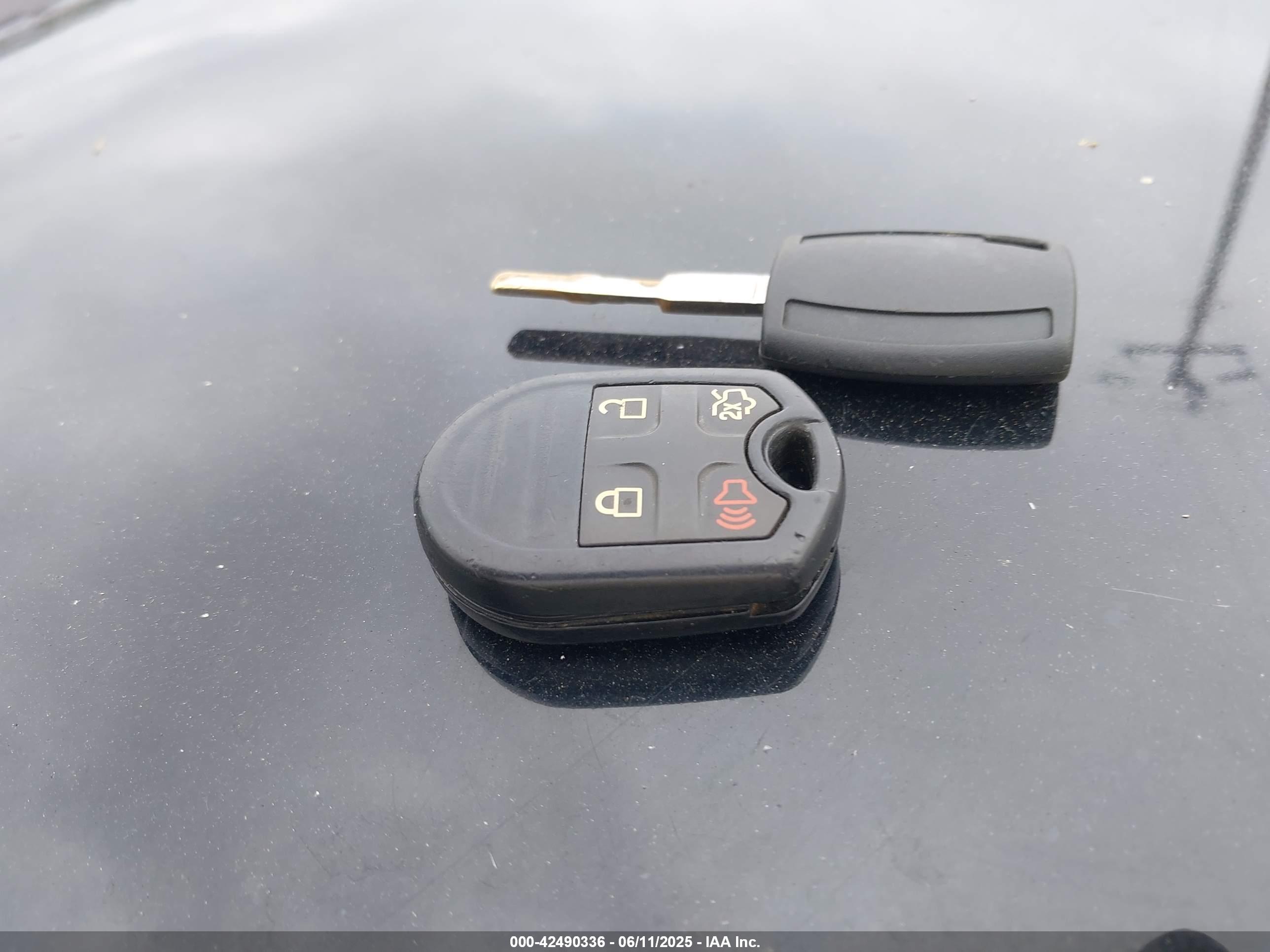 FORD FIESTA image 11