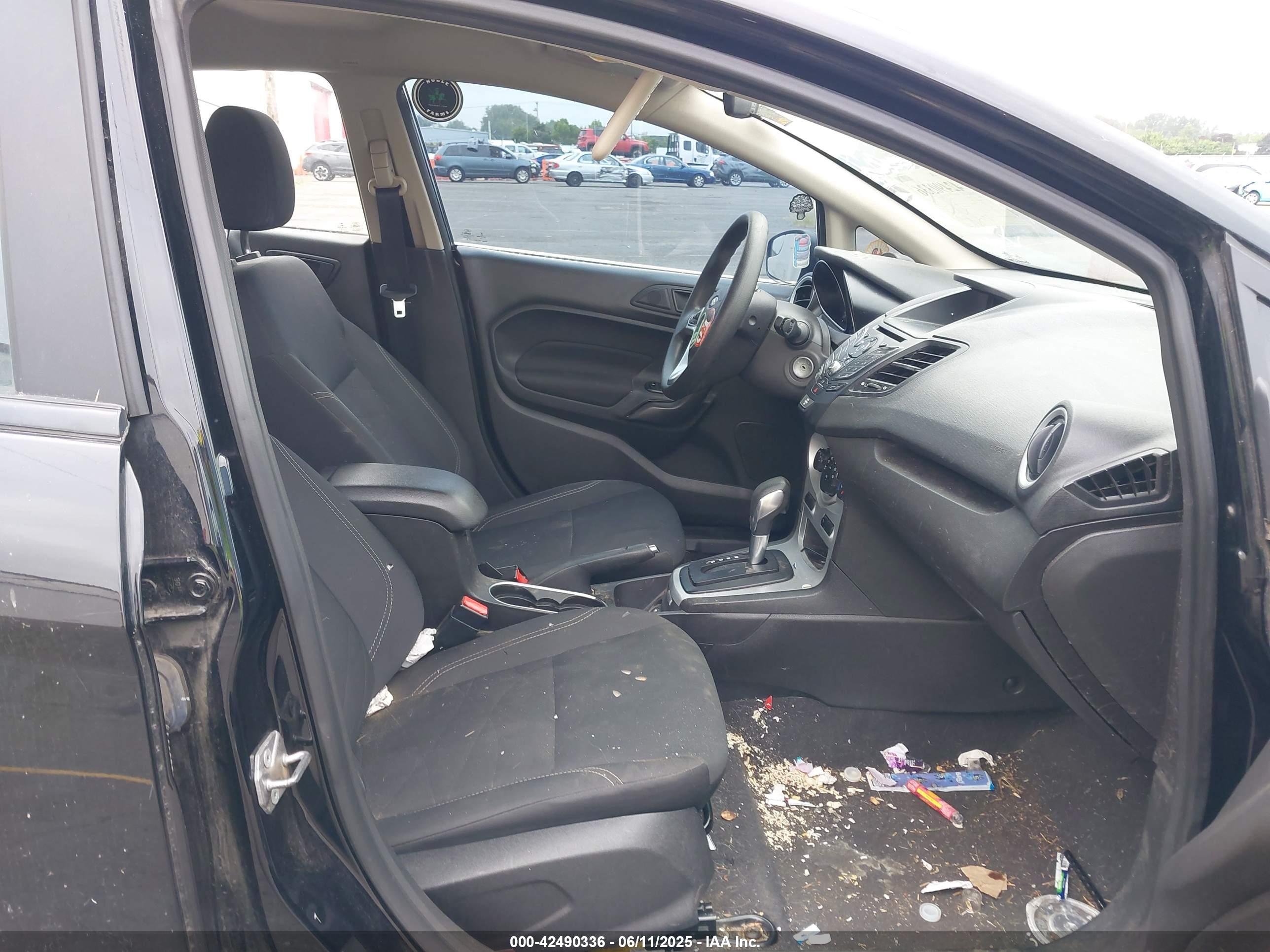 FORD FIESTA image 5