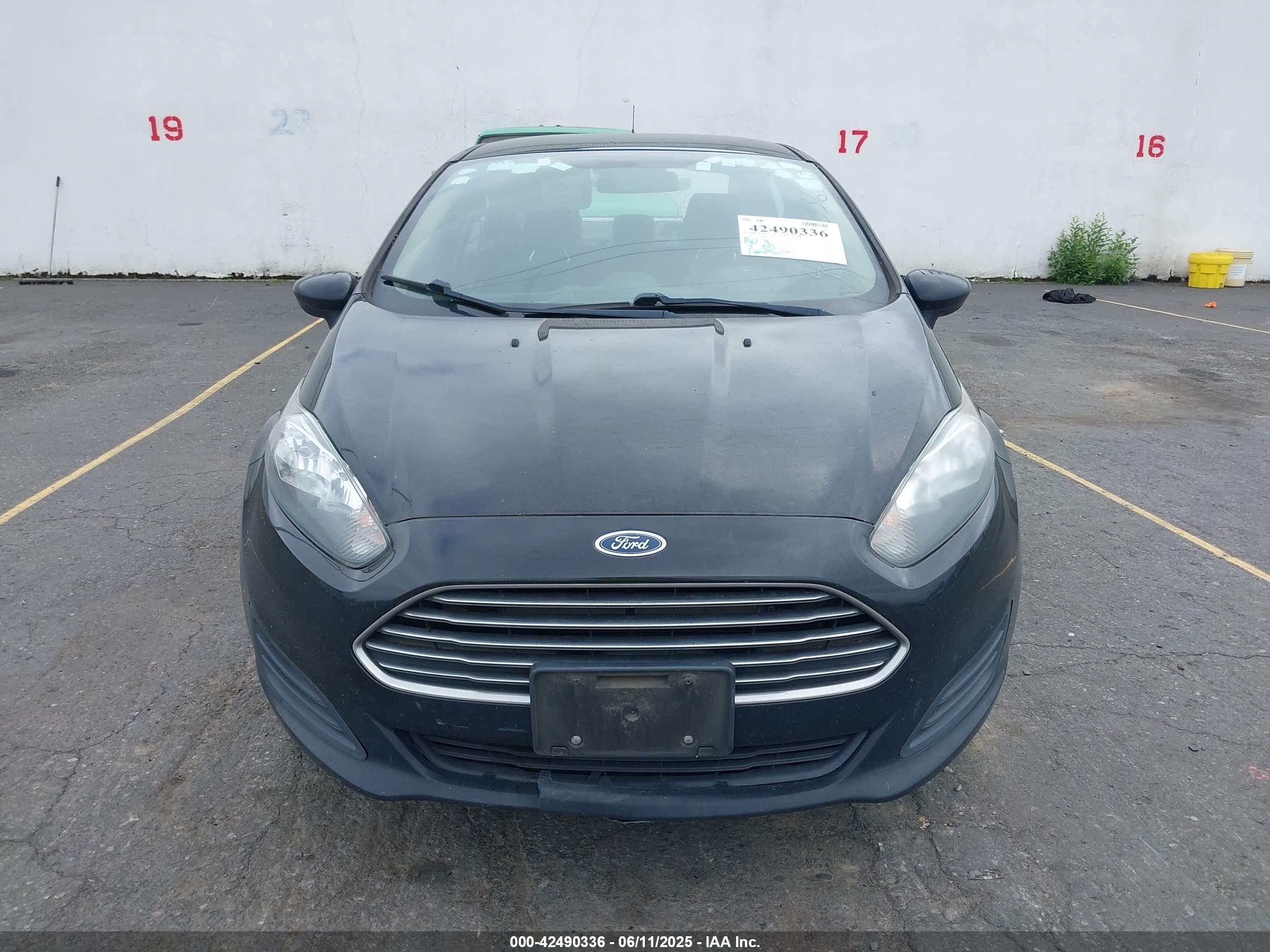 FORD FIESTA image 6