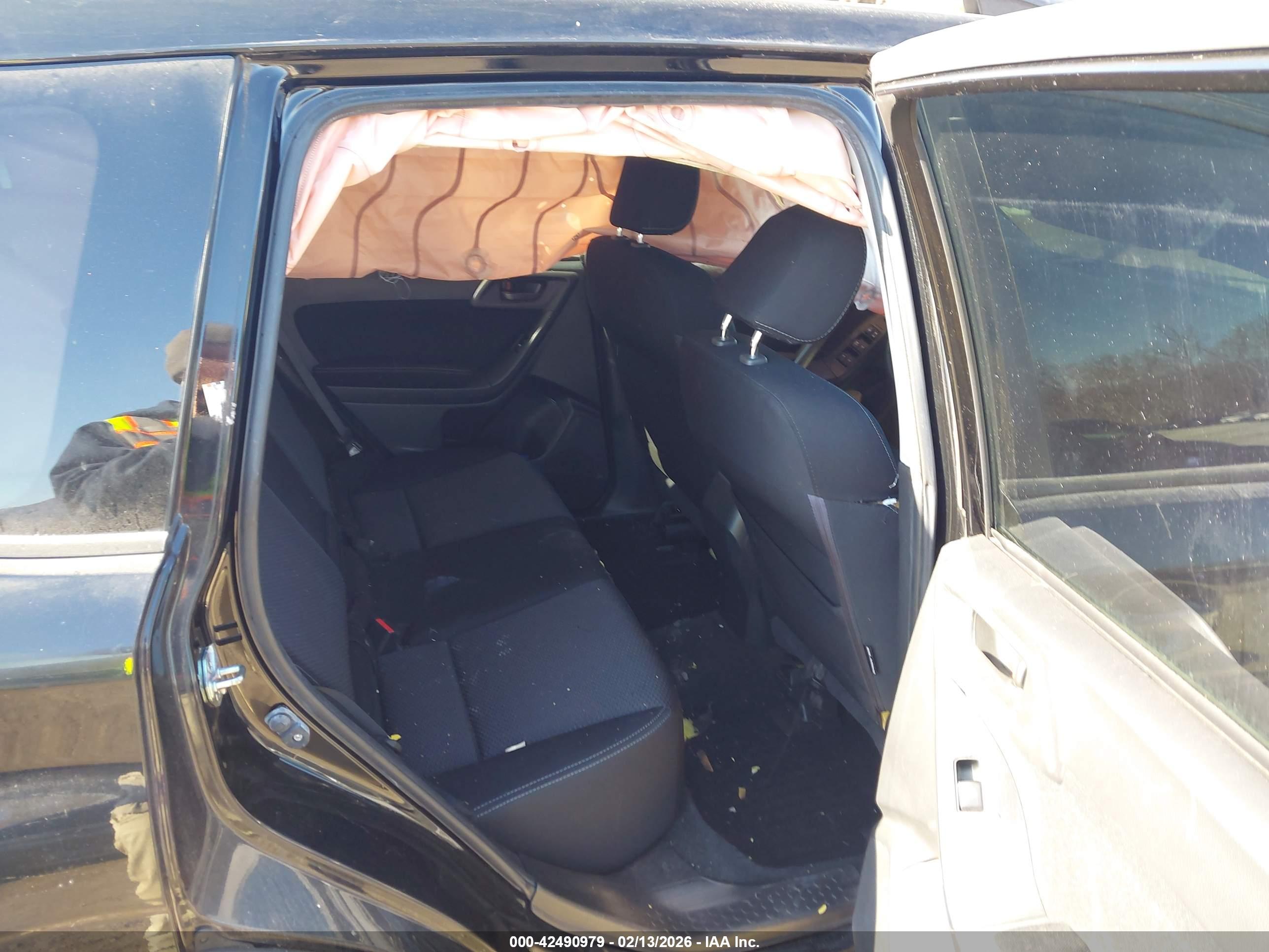 SUBARU FORESTER image 8