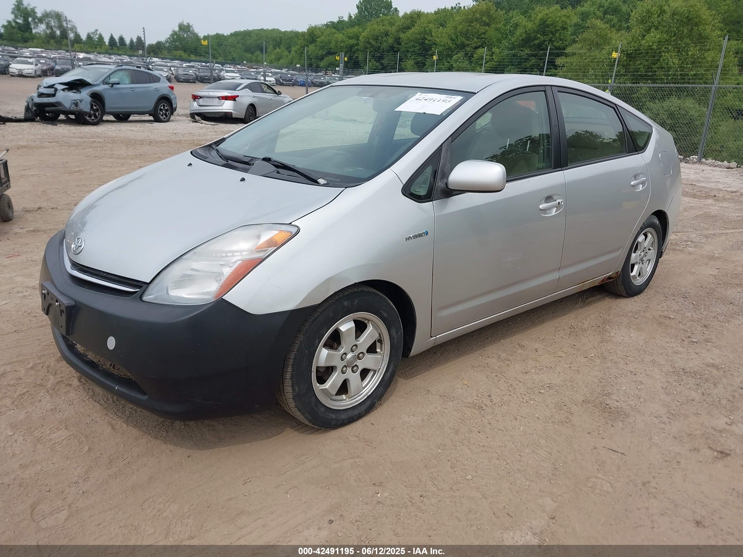 TOYOTA PRIUS image 2