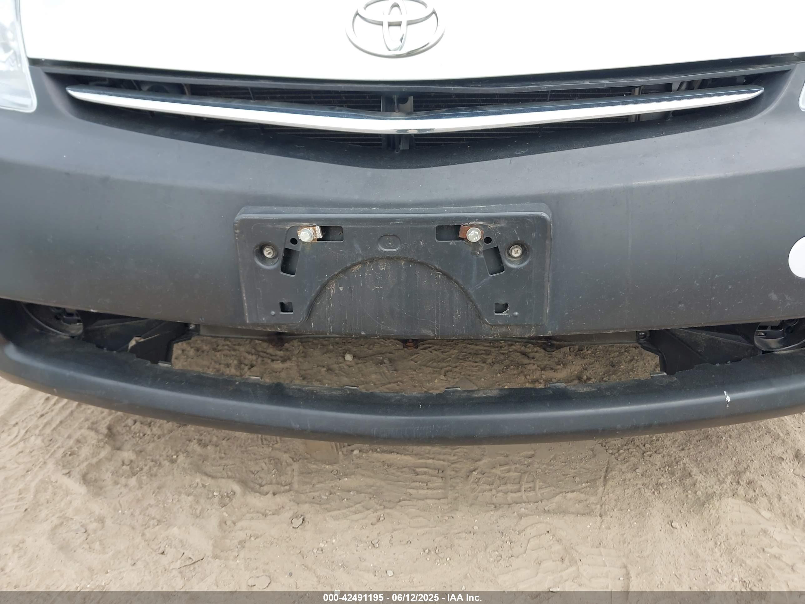 TOYOTA PRIUS image 6