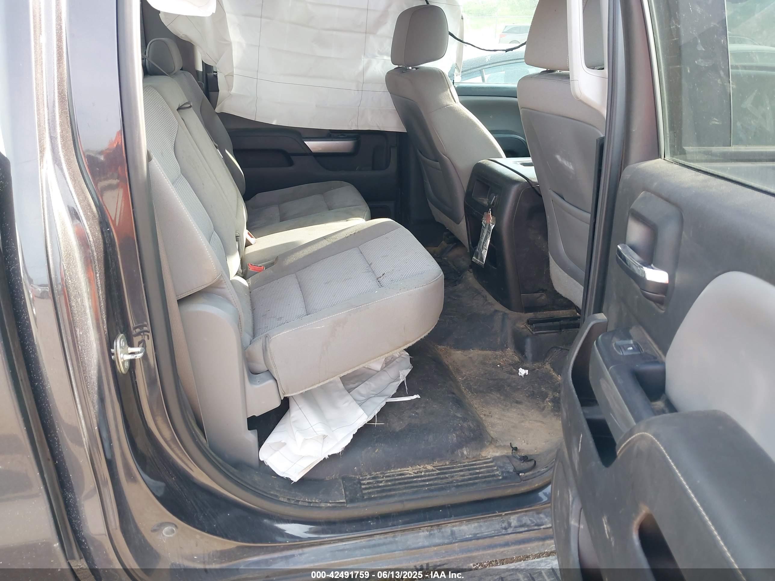 CHEVROLET SILVERADO image 8