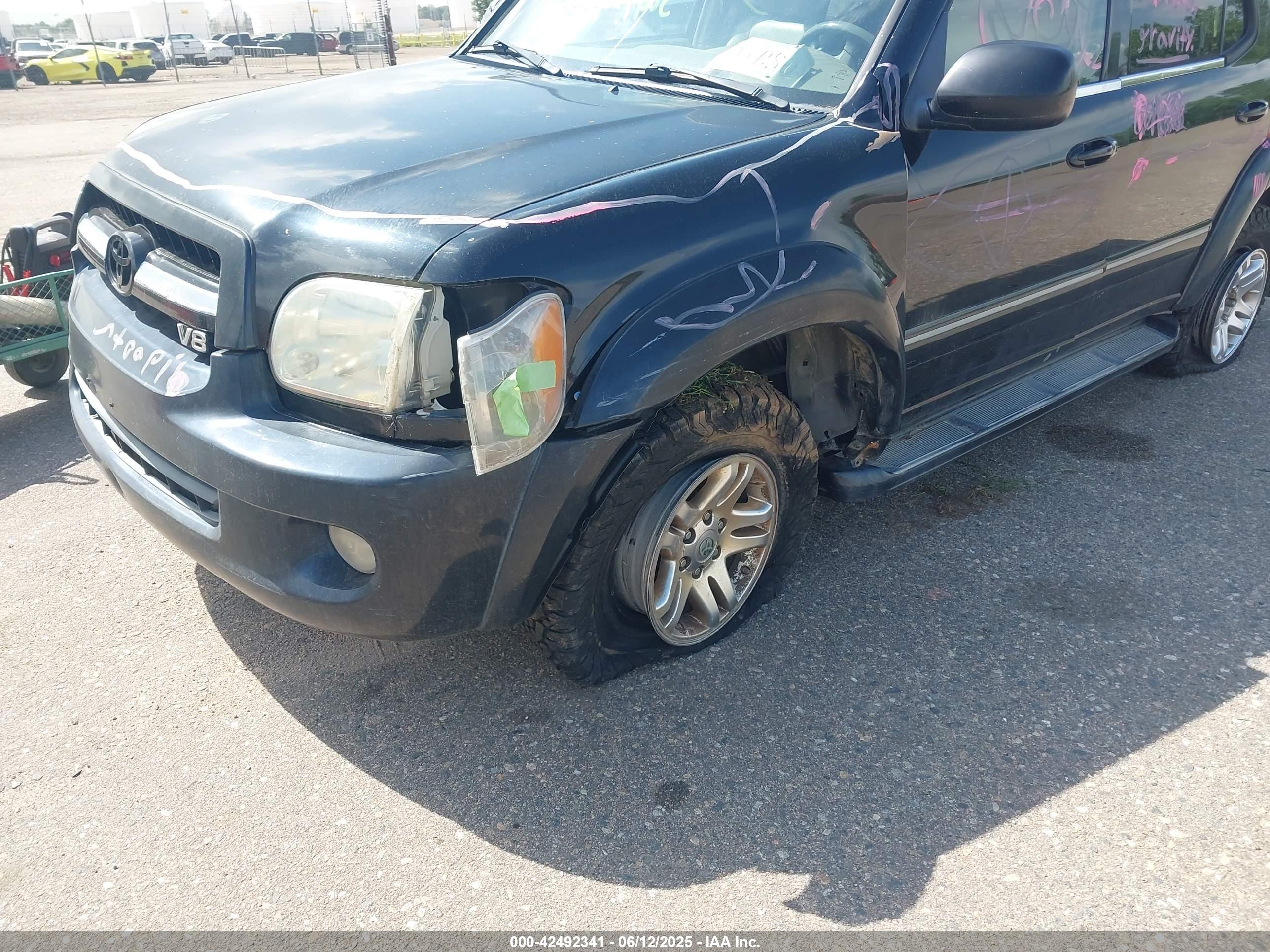 TOYOTA SEQUOIA image 6