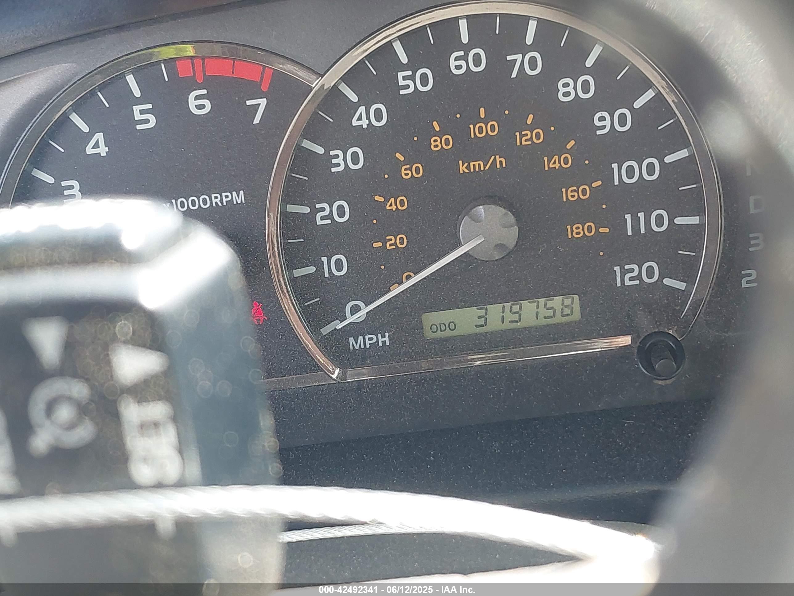 TOYOTA SEQUOIA image 7