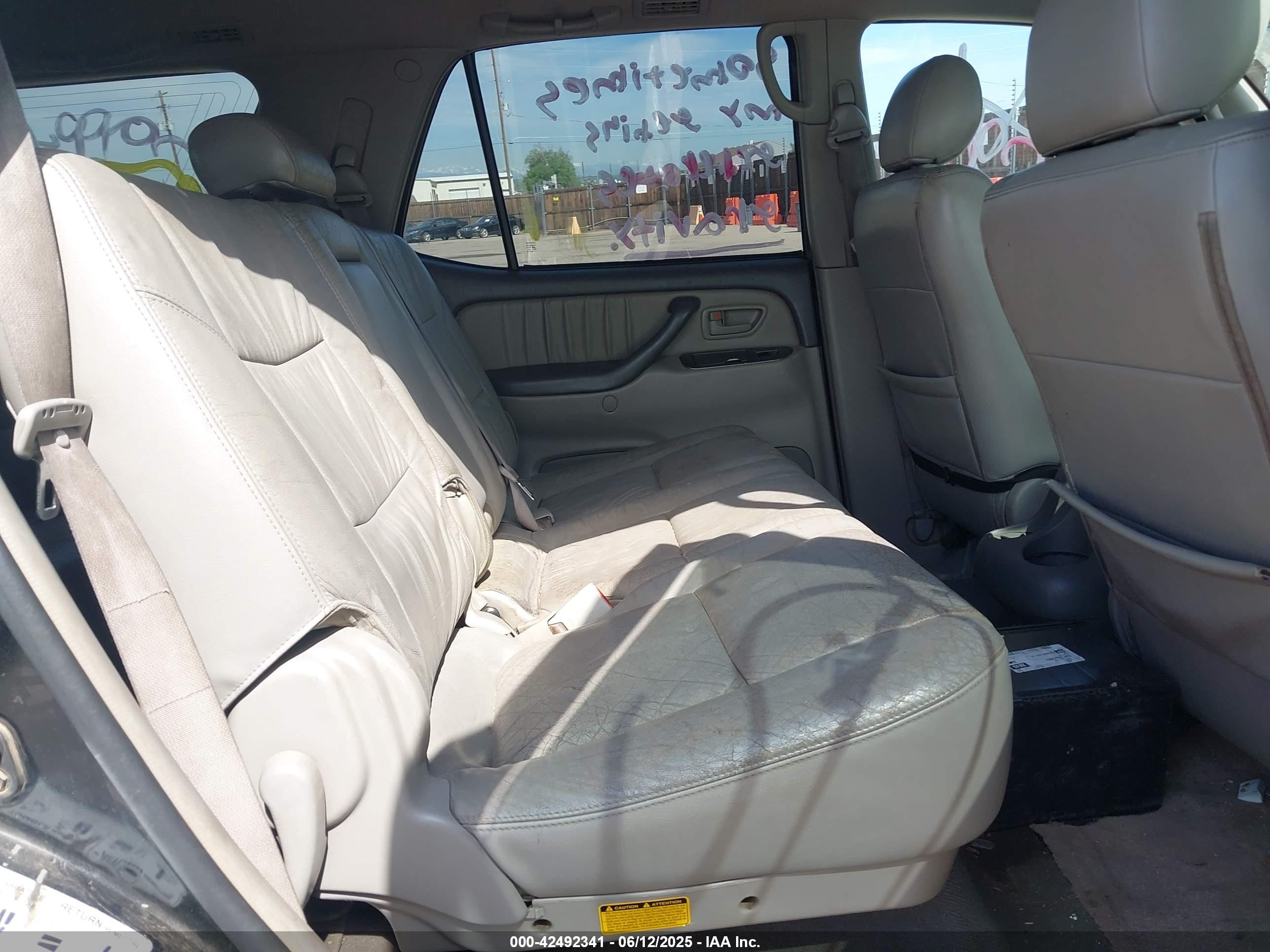 TOYOTA SEQUOIA image 8