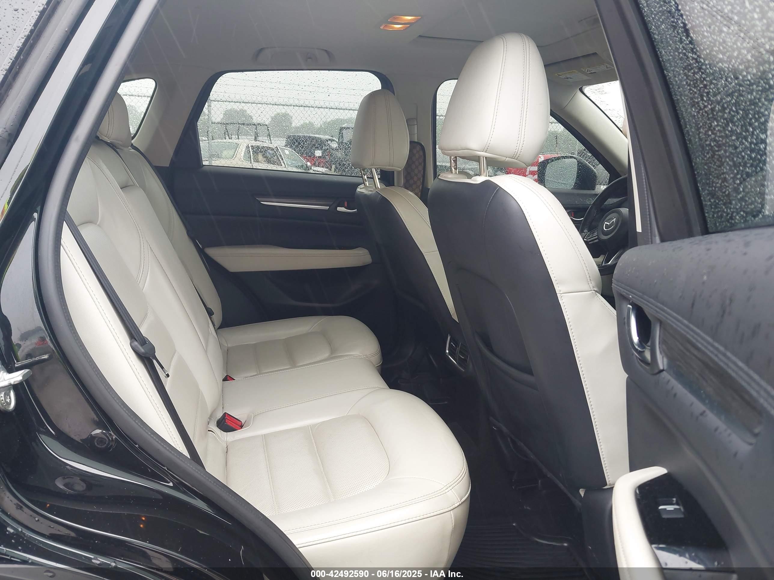 MAZDA CX-5 image 8