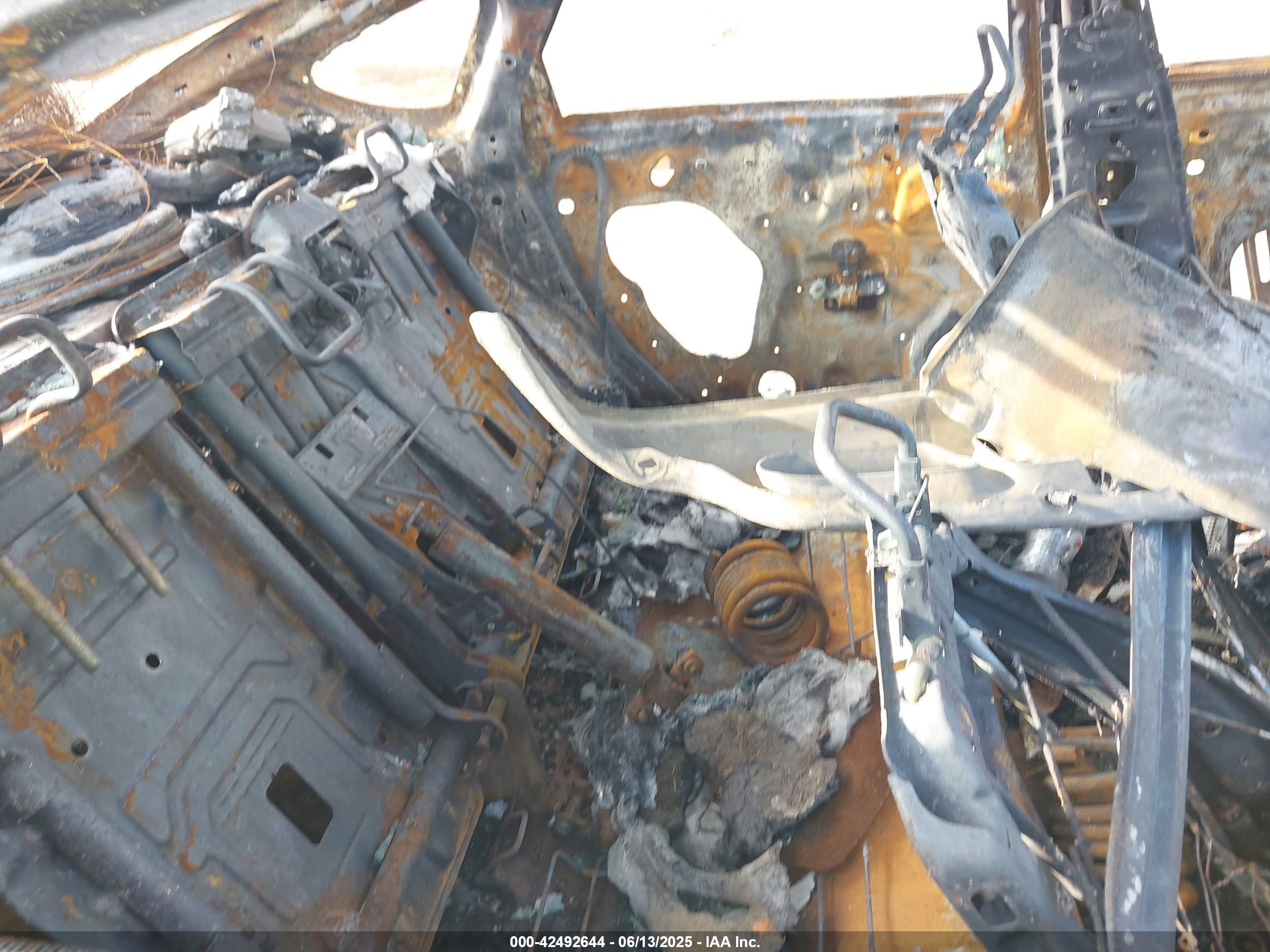 FORD FUSION image 8