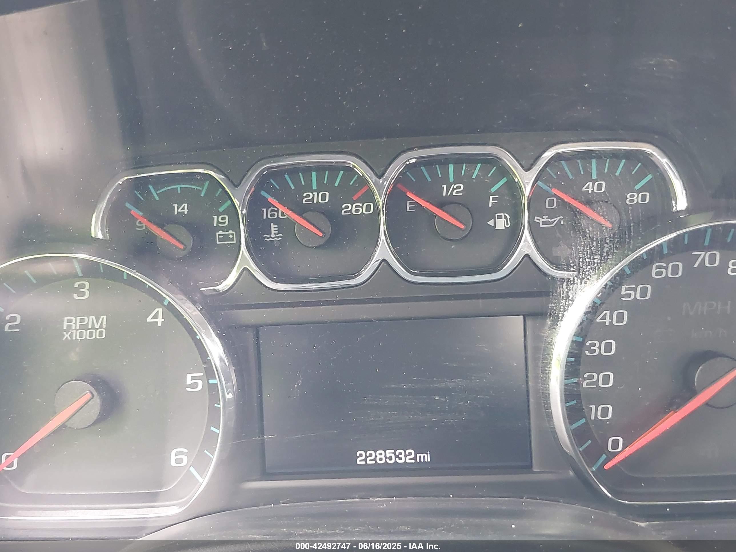 CHEVROLET SILVERADO image 7