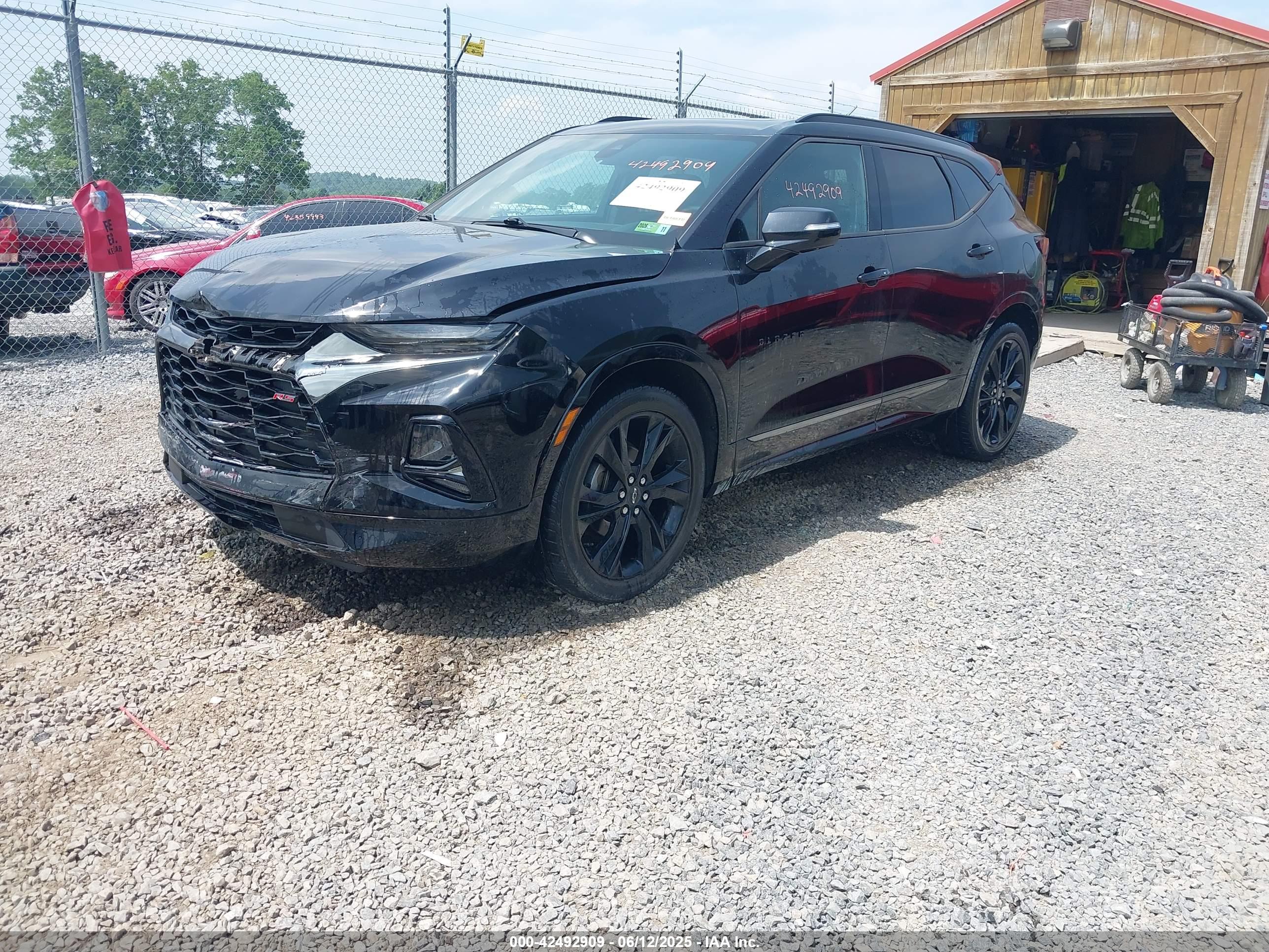 CHEVROLET BLAZER image 2