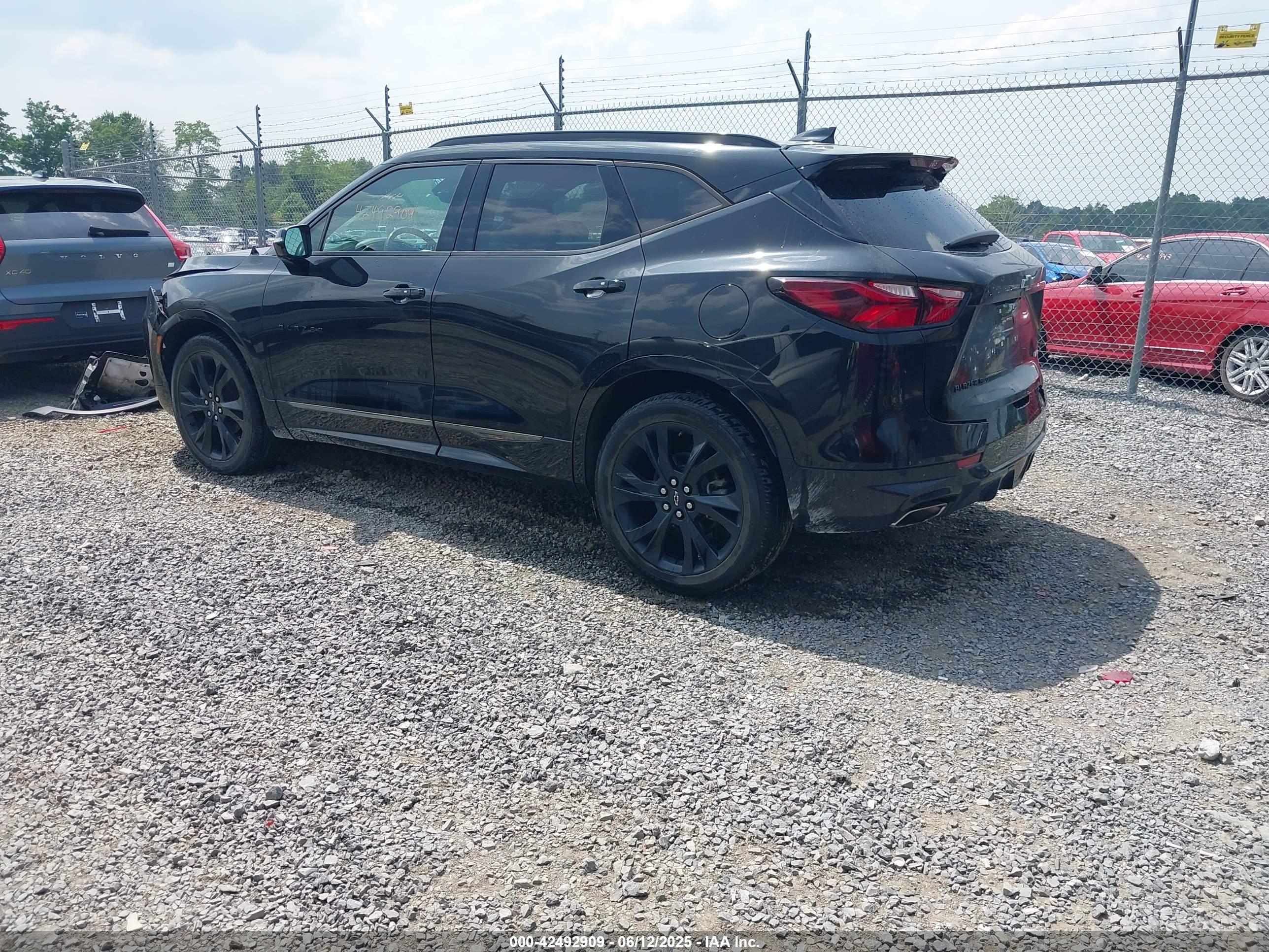 CHEVROLET BLAZER image 3