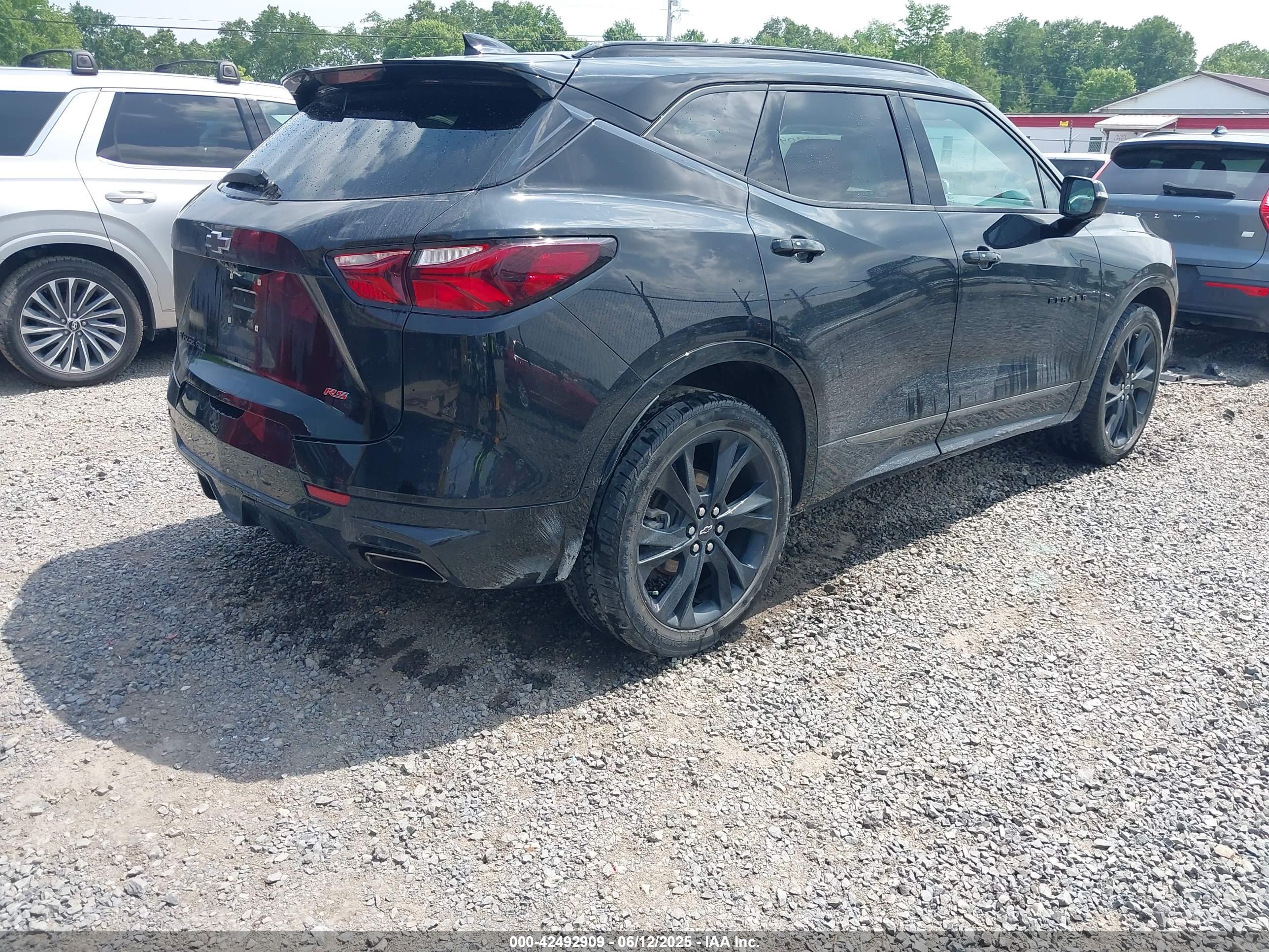 CHEVROLET BLAZER image 4