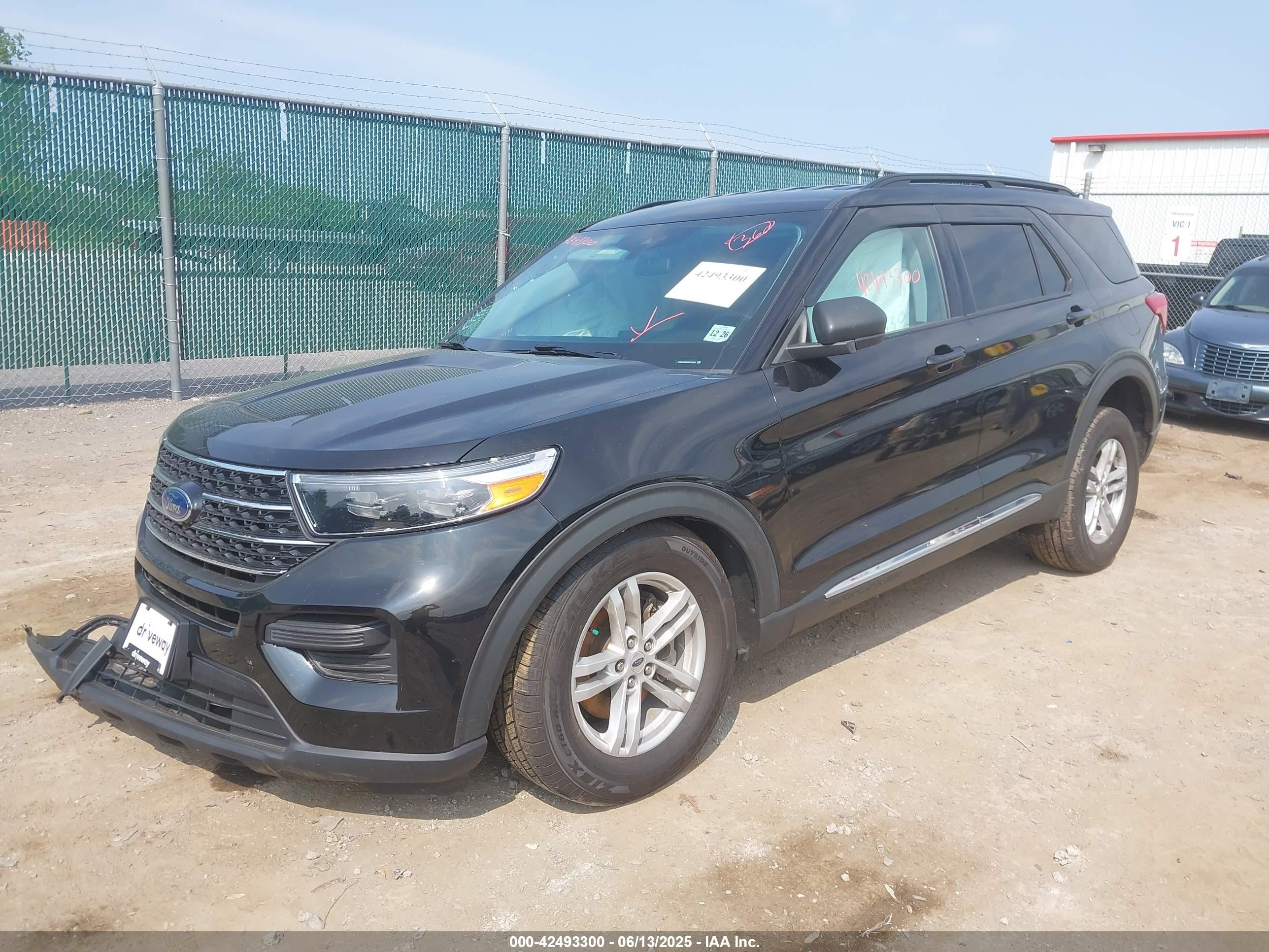 FORD EXPLORER image 2
