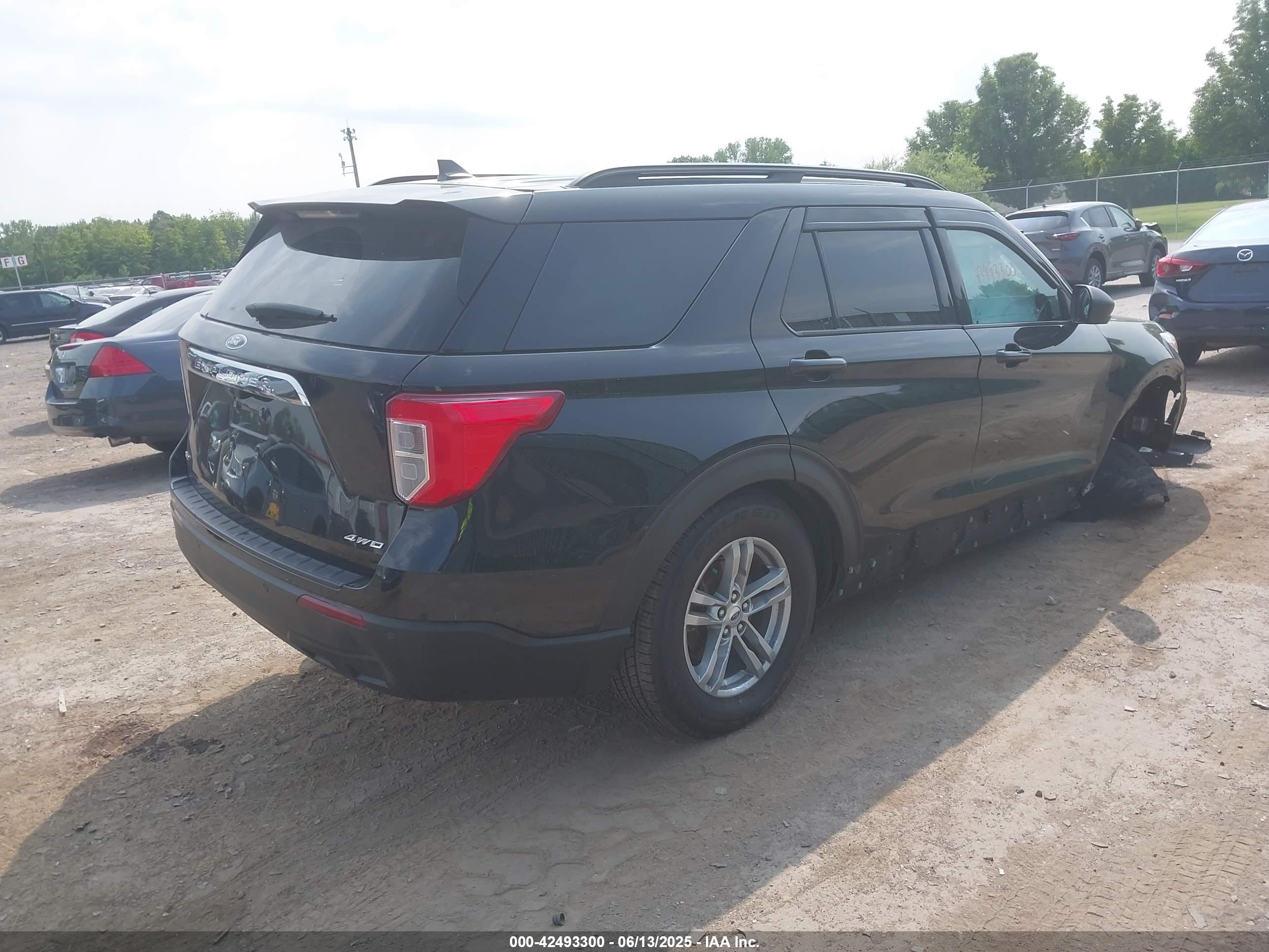 FORD EXPLORER image 4