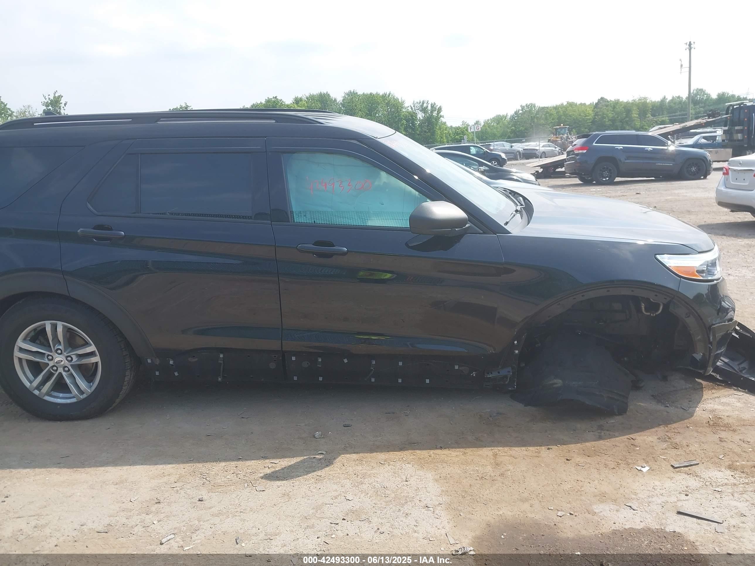 FORD EXPLORER image 6