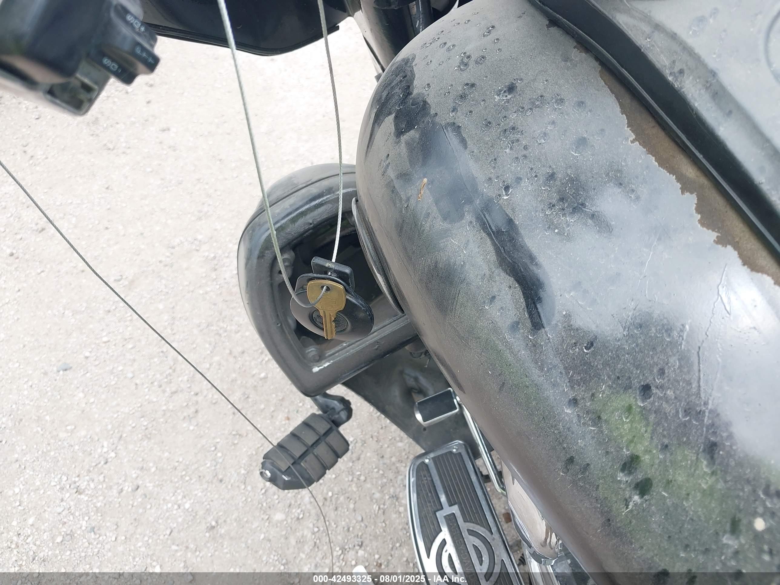 HARLEY-DAVIDSON FLHTCUI image 11