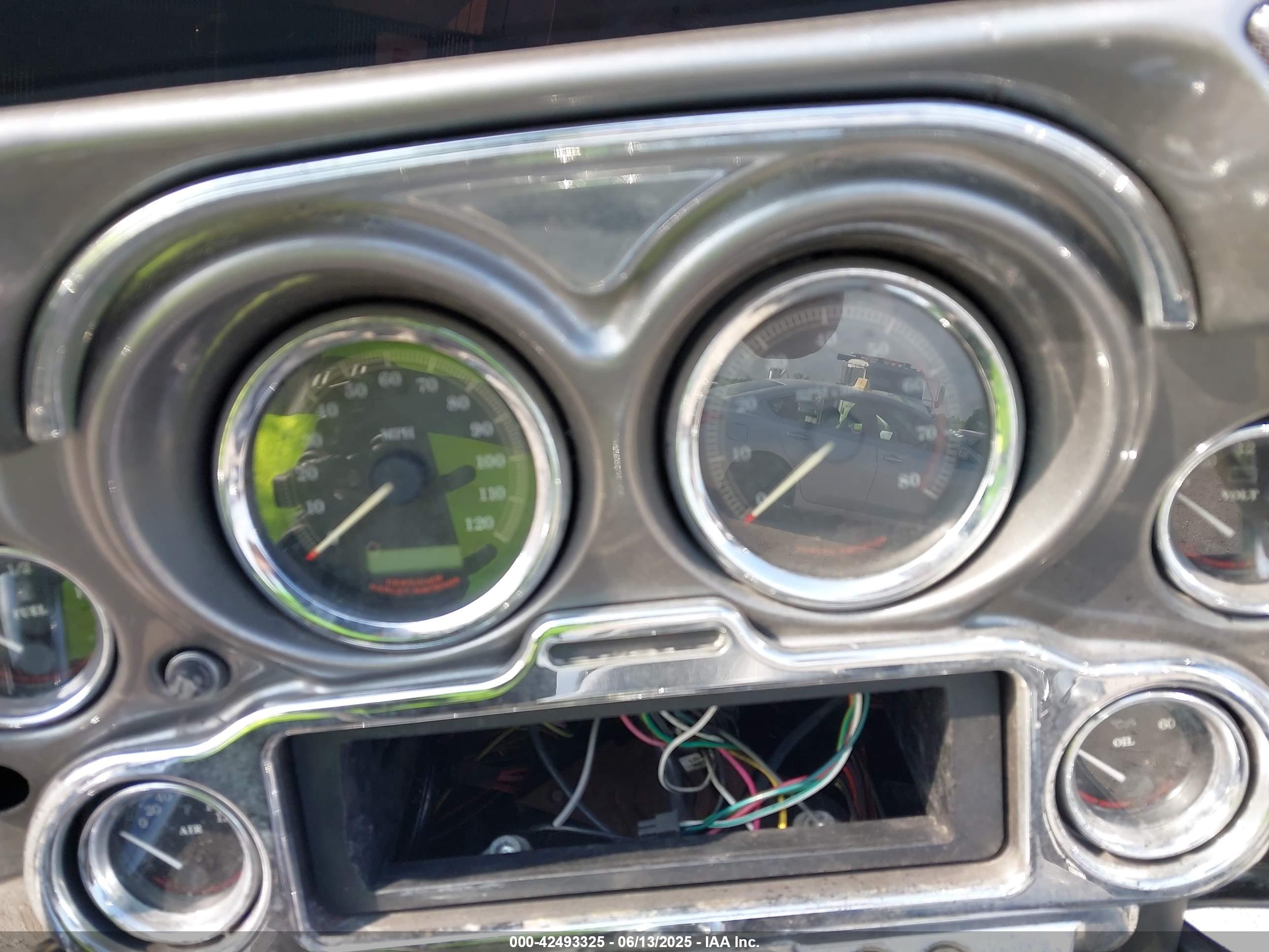 HARLEY-DAVIDSON FLHTCUI image 7