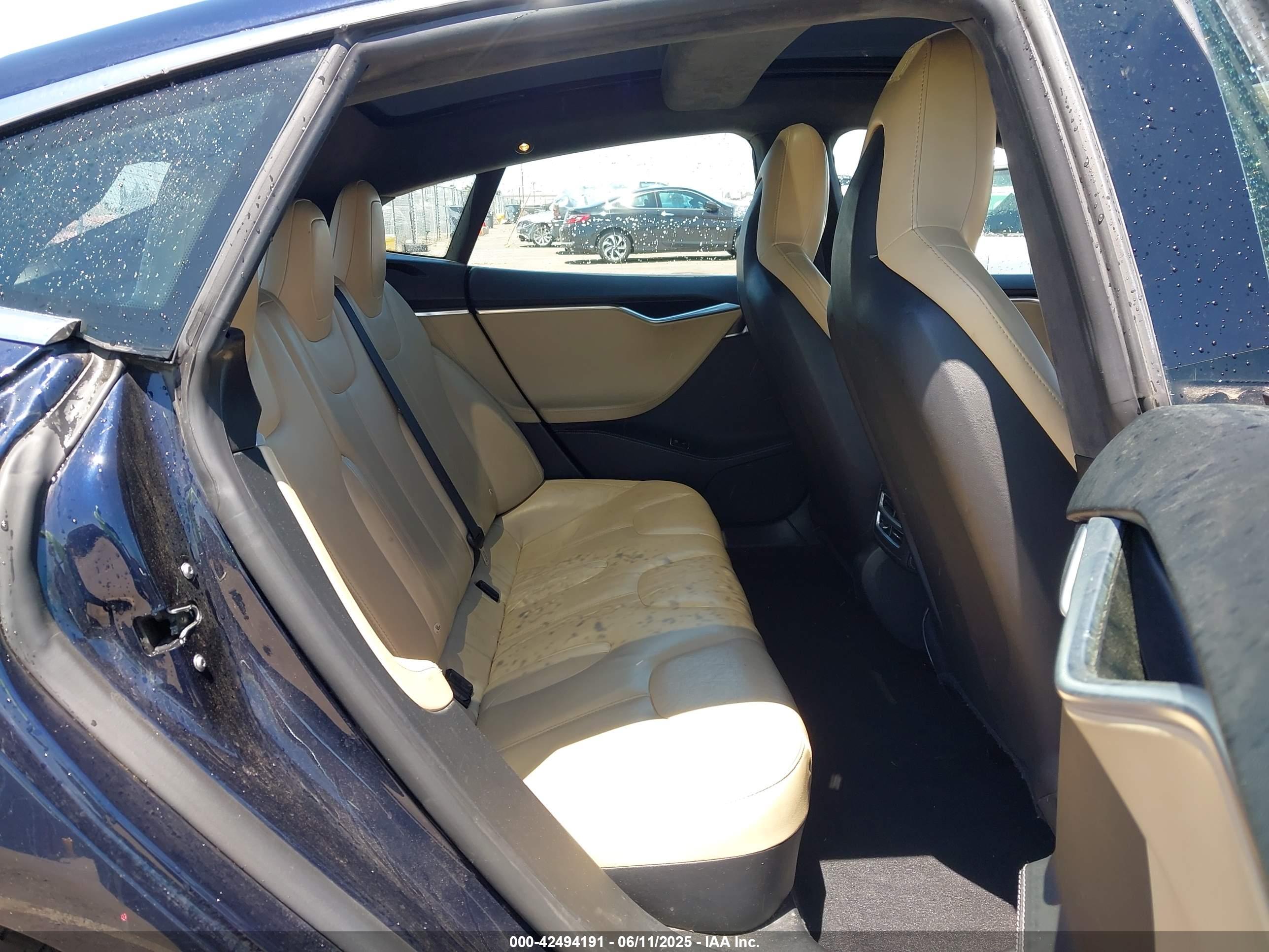 TESLA MODEL image 8