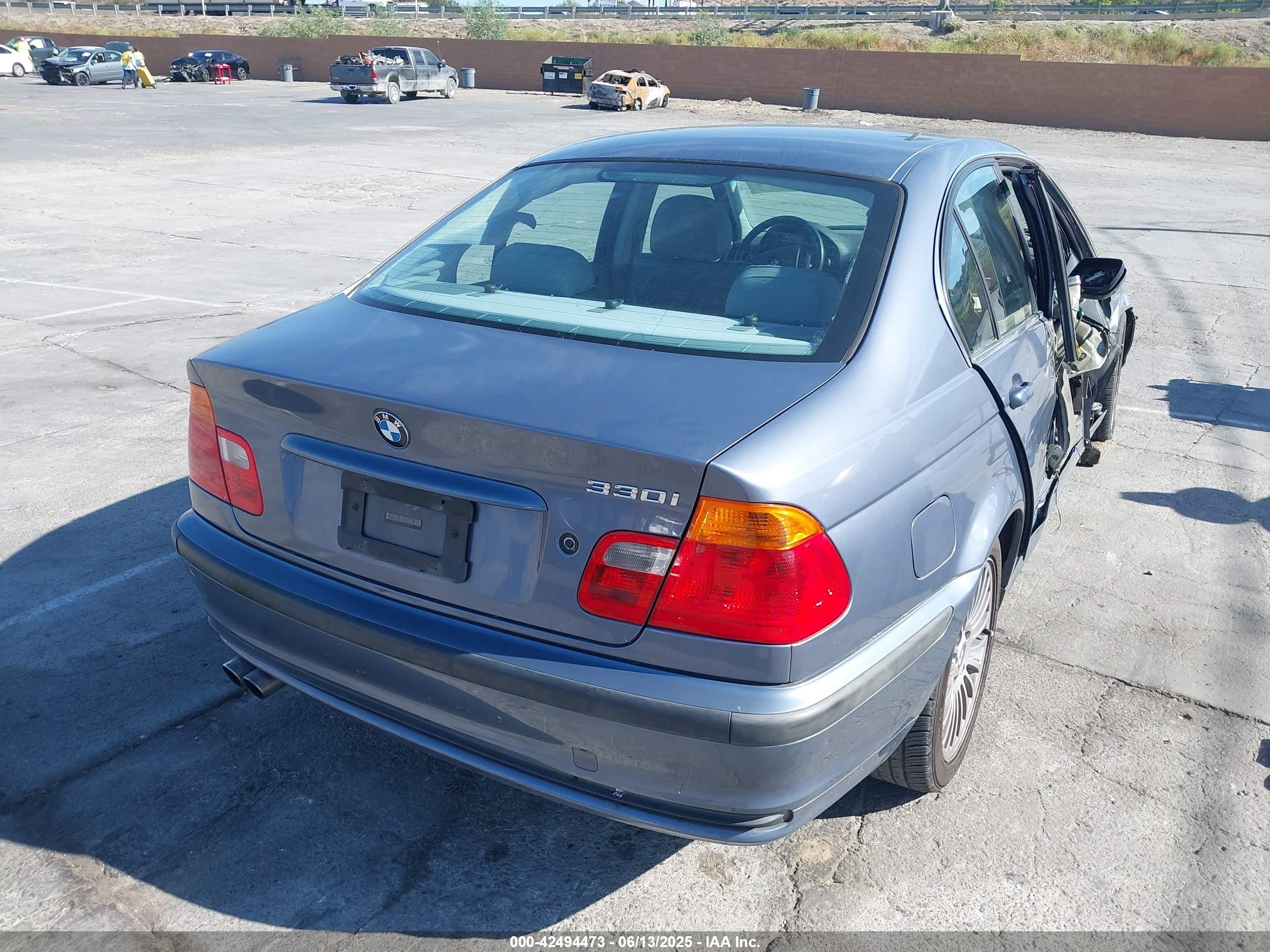 BMW 330I image 4