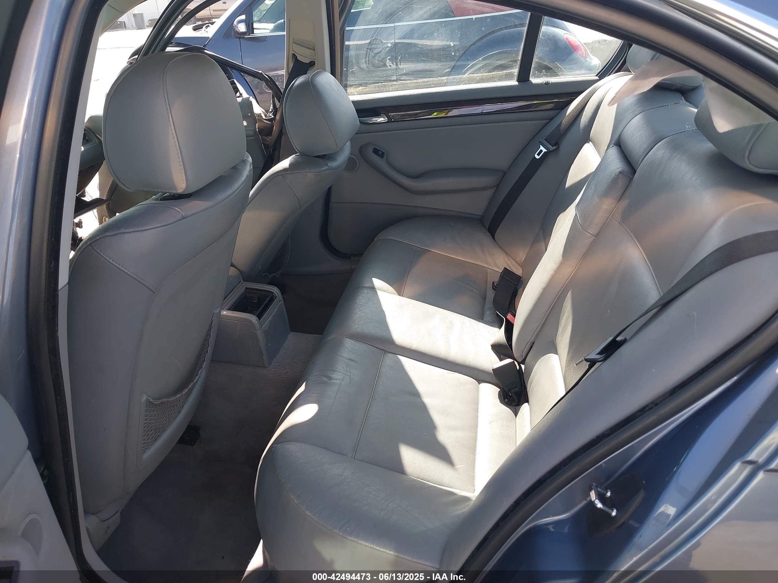 BMW 330I image 8