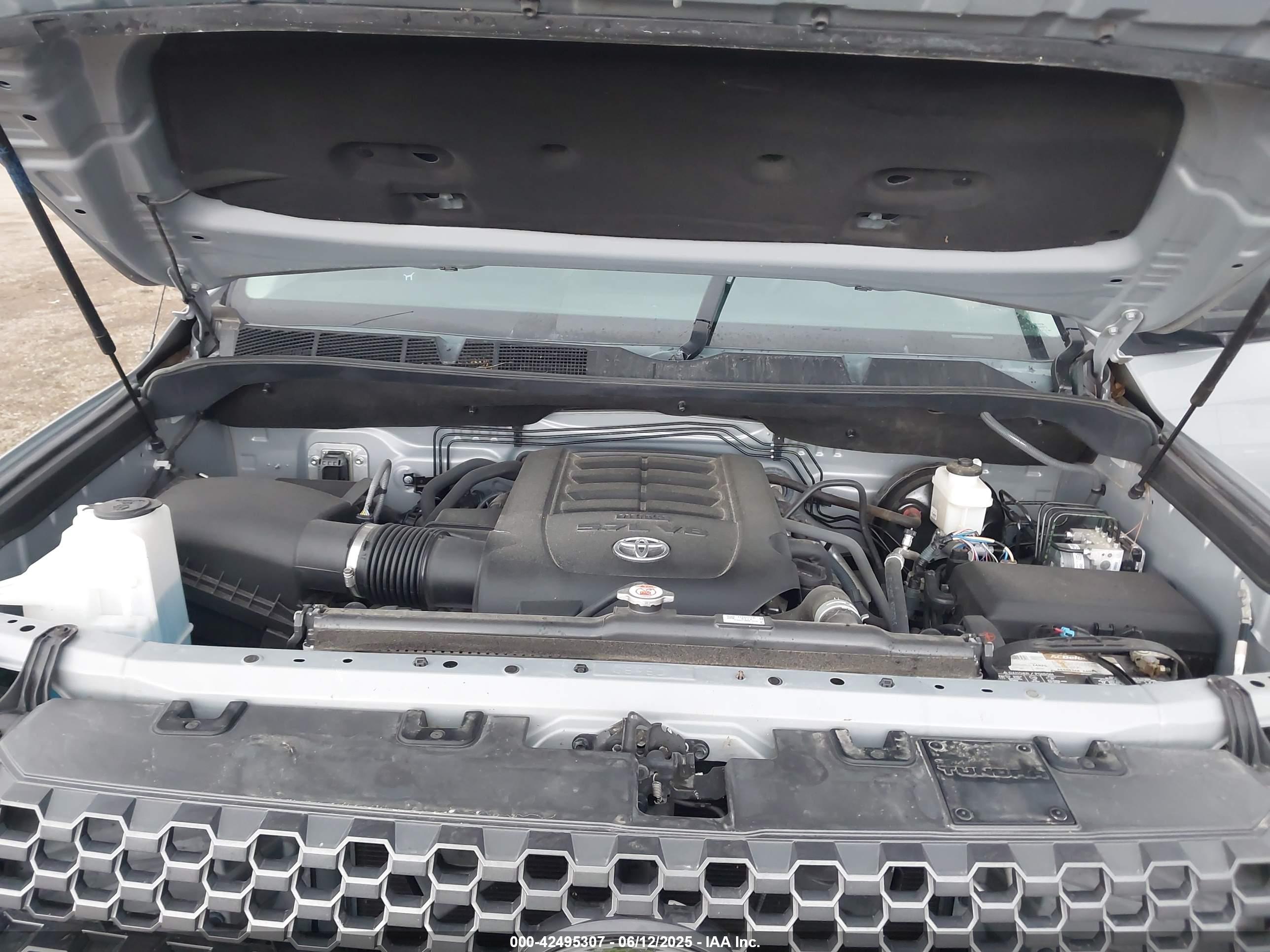 TOYOTA TUNDRA image 10