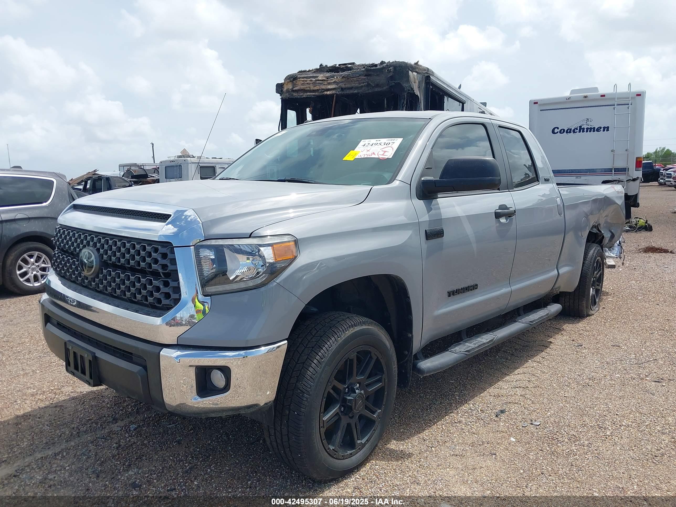 TOYOTA TUNDRA image 2