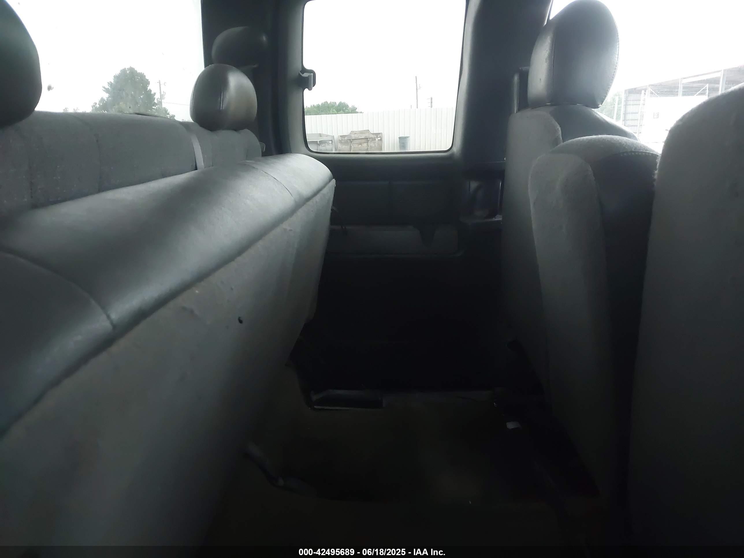 GMC SIERRA image 8