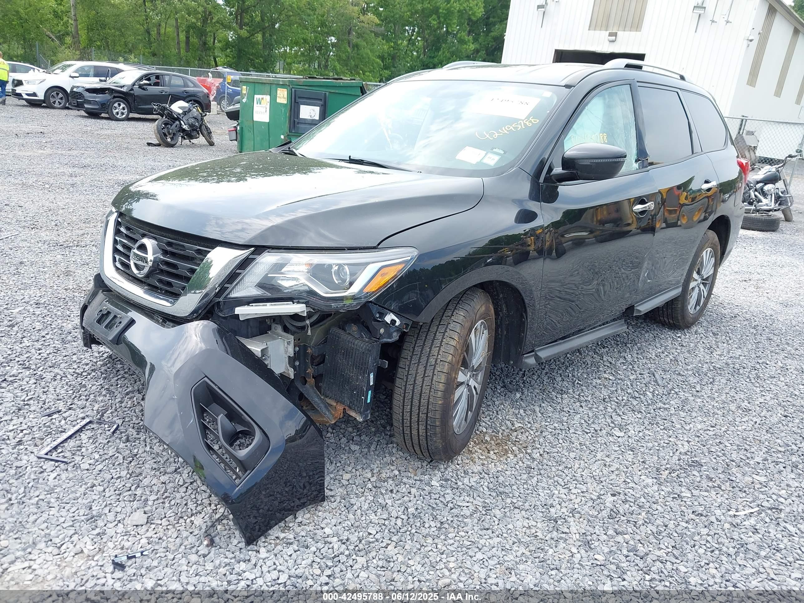 NISSAN PATHFINDER image 2