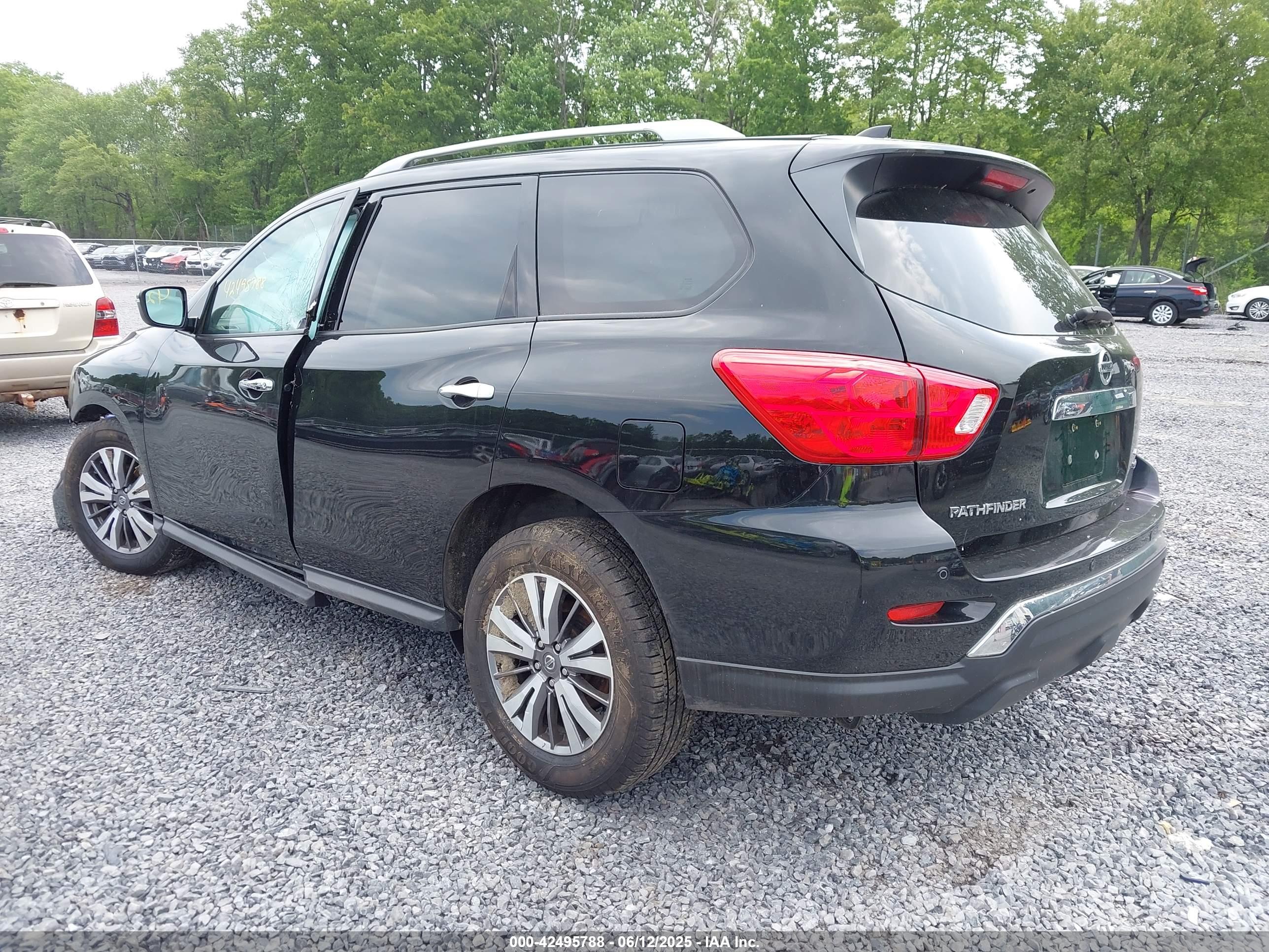 NISSAN PATHFINDER image 3
