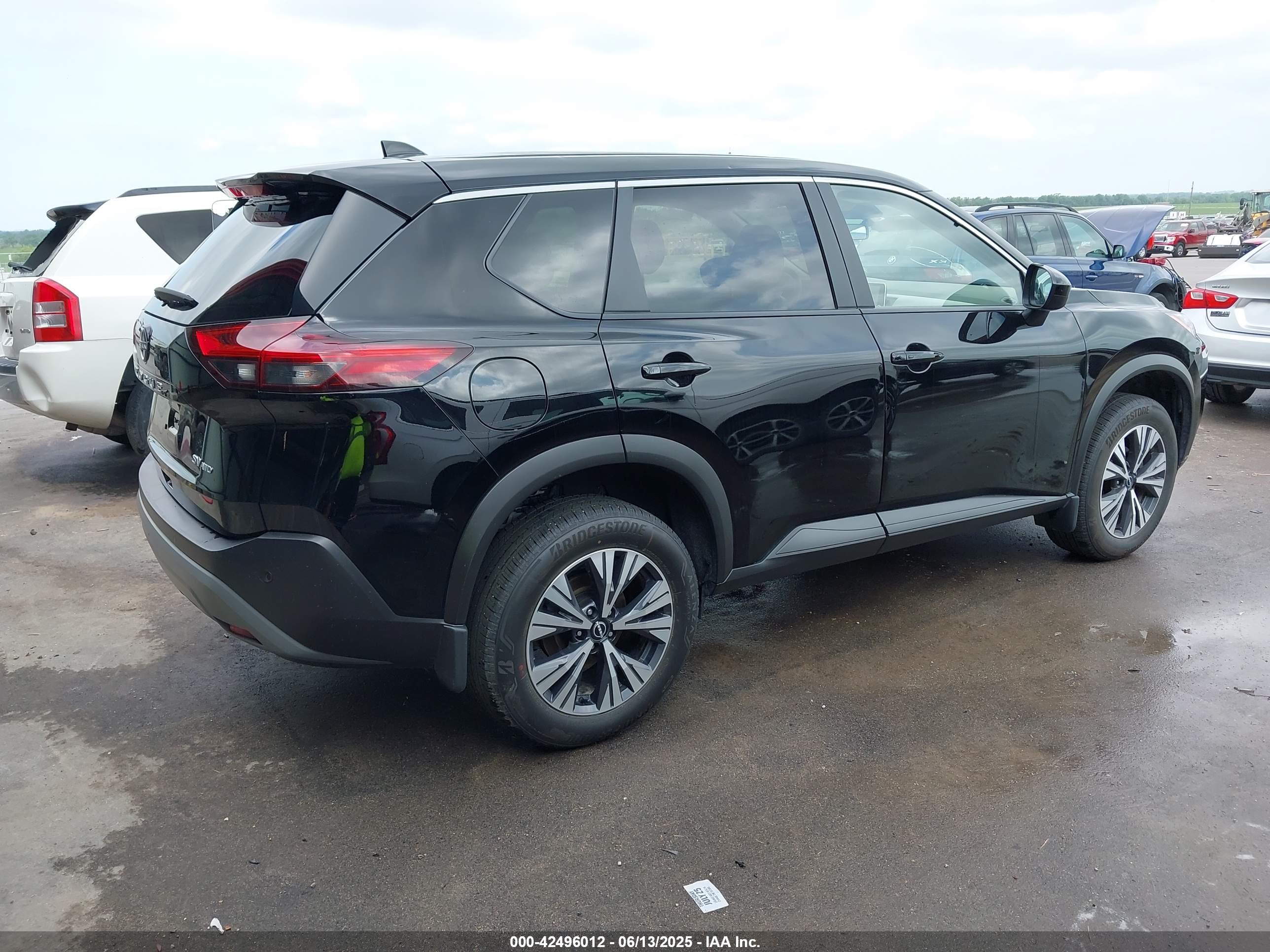 NISSAN ROGUE image 4