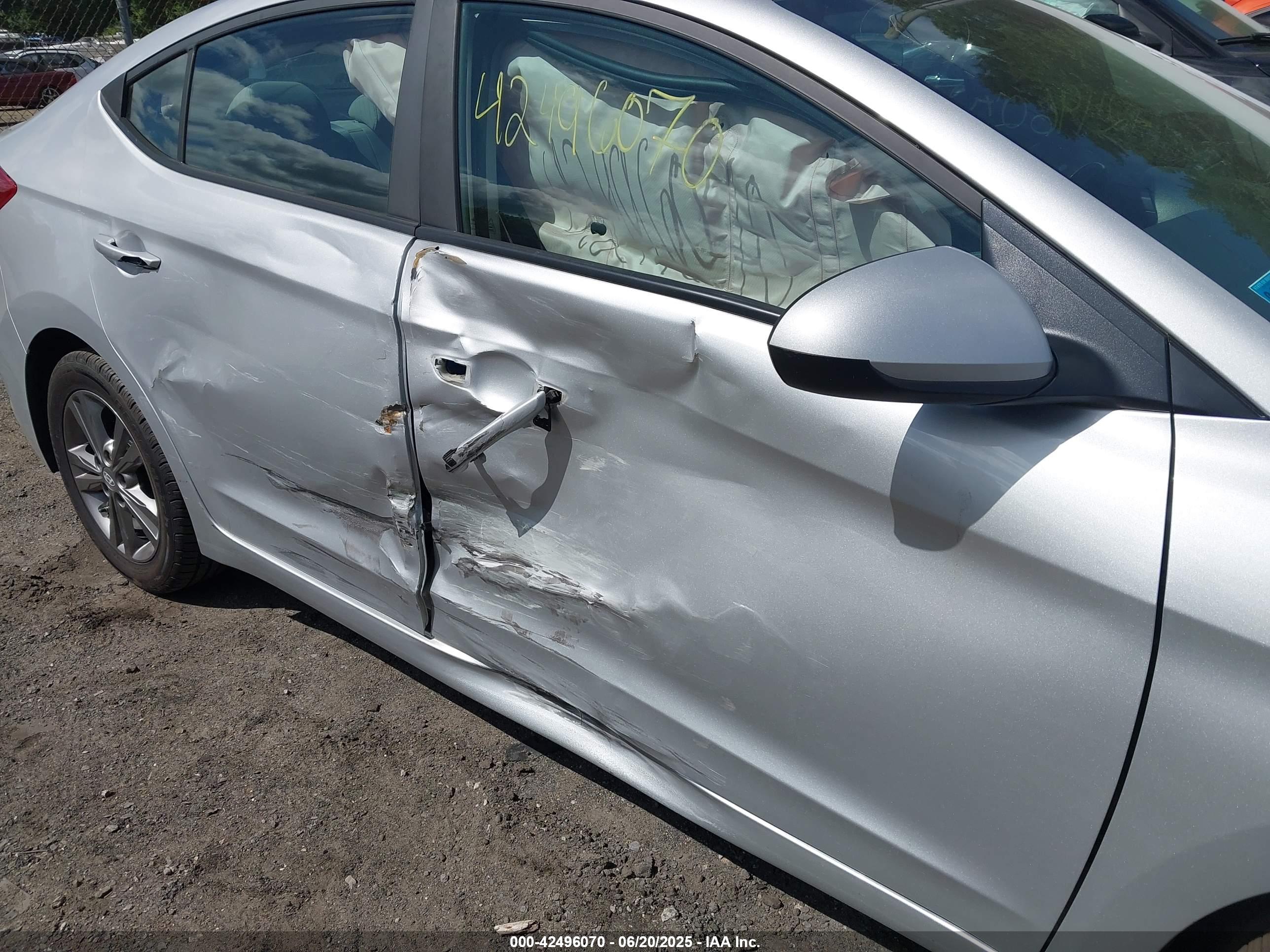 HYUNDAI ELANTRA image 6