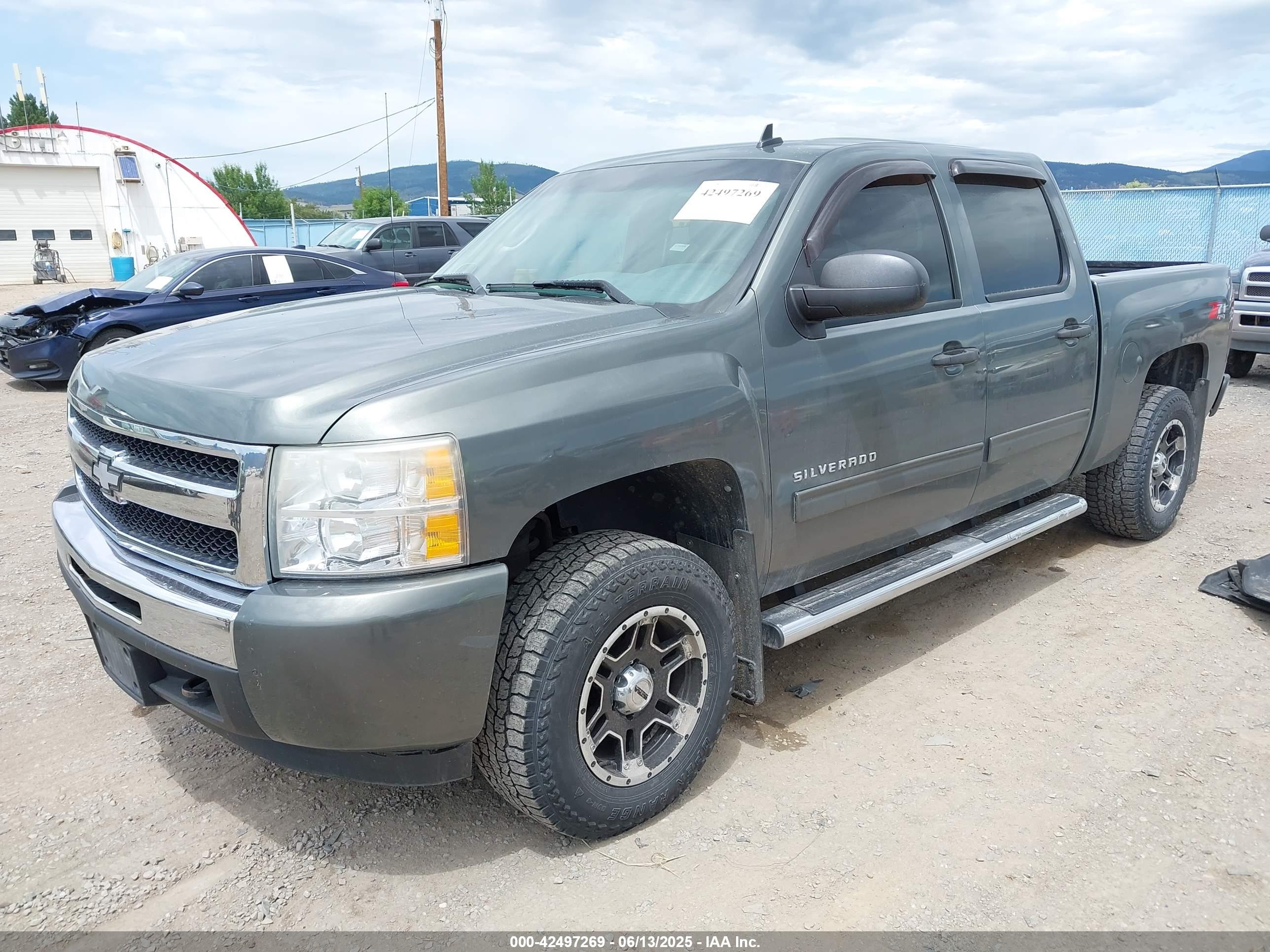 CHEVROLET SILVERADO image 2