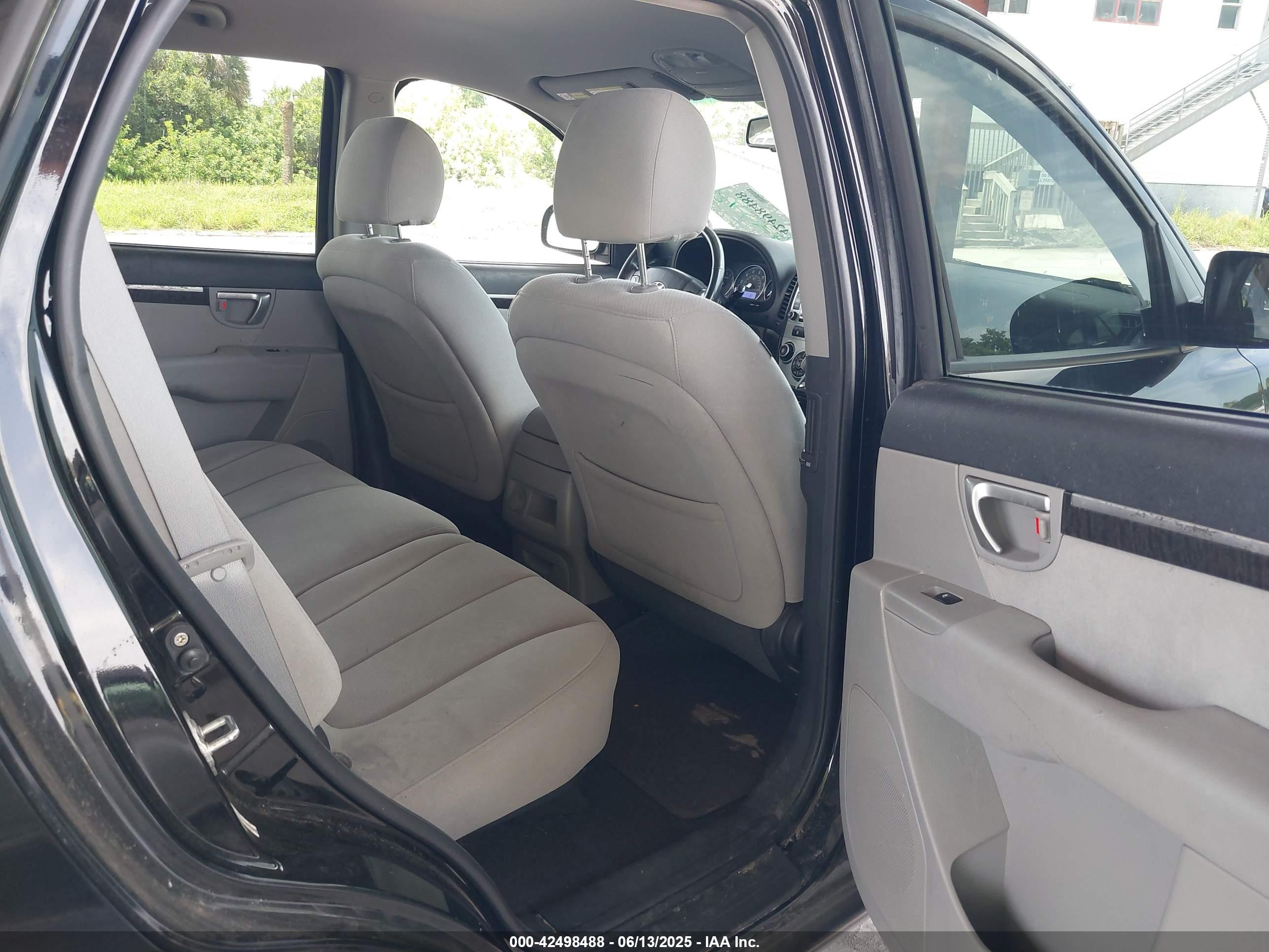 HYUNDAI SANTA image 8