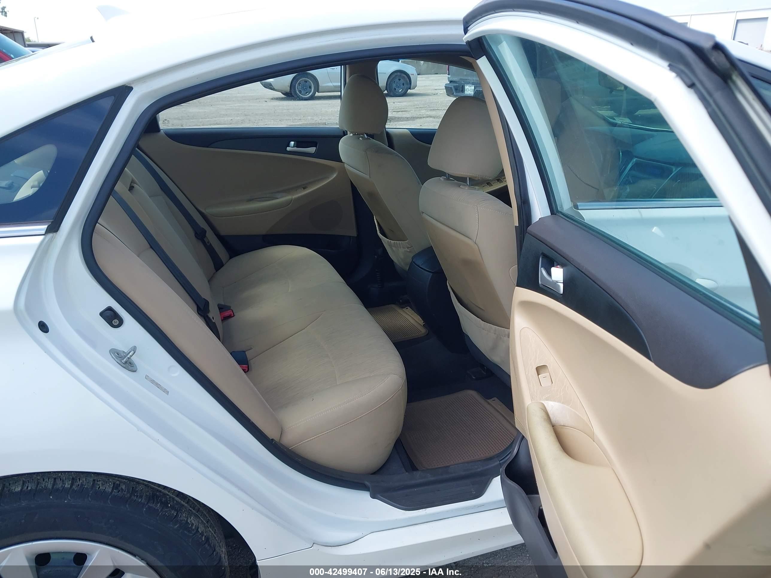 HYUNDAI SONATA image 8