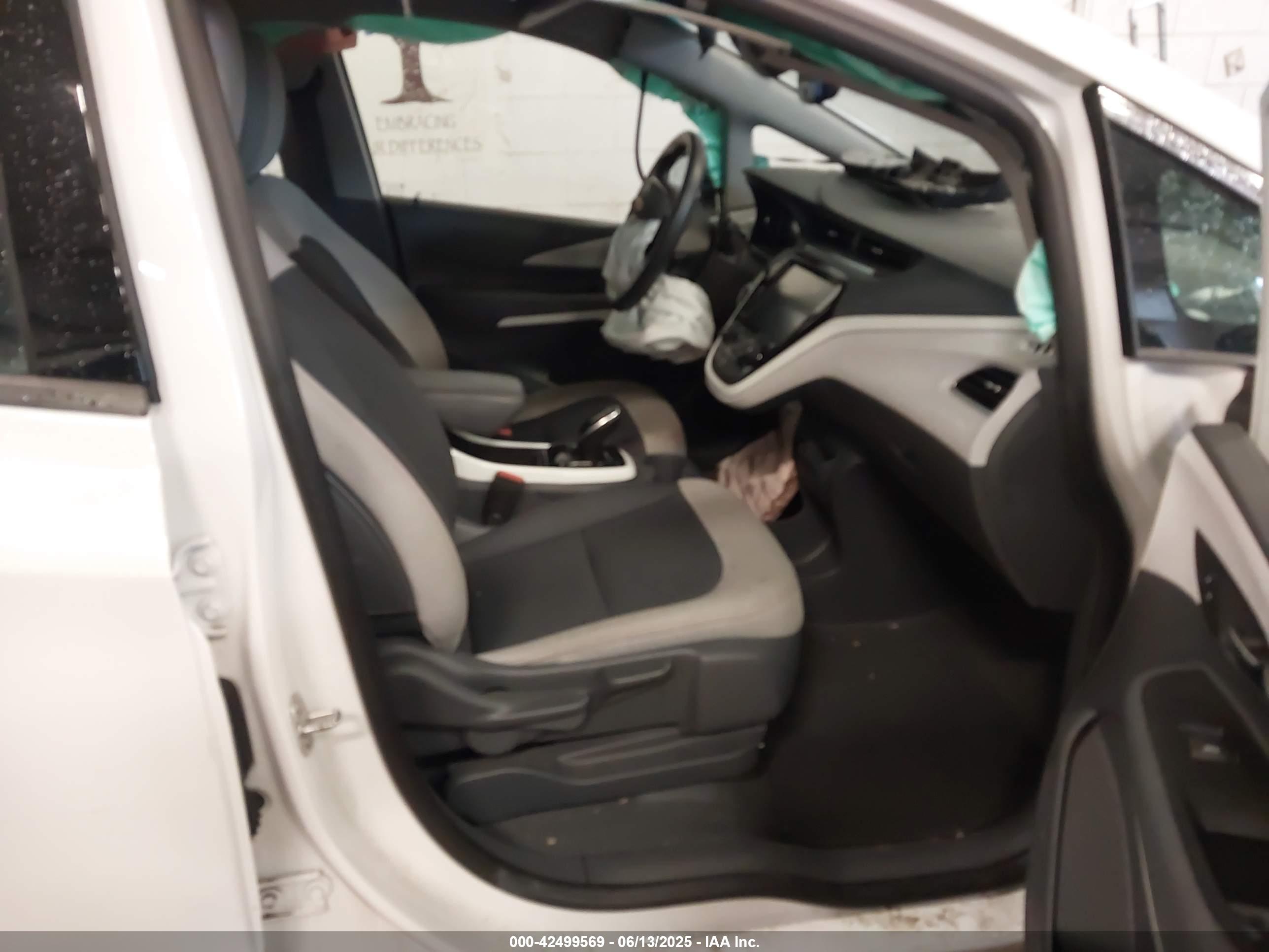 CHEVROLET BOLT image 5