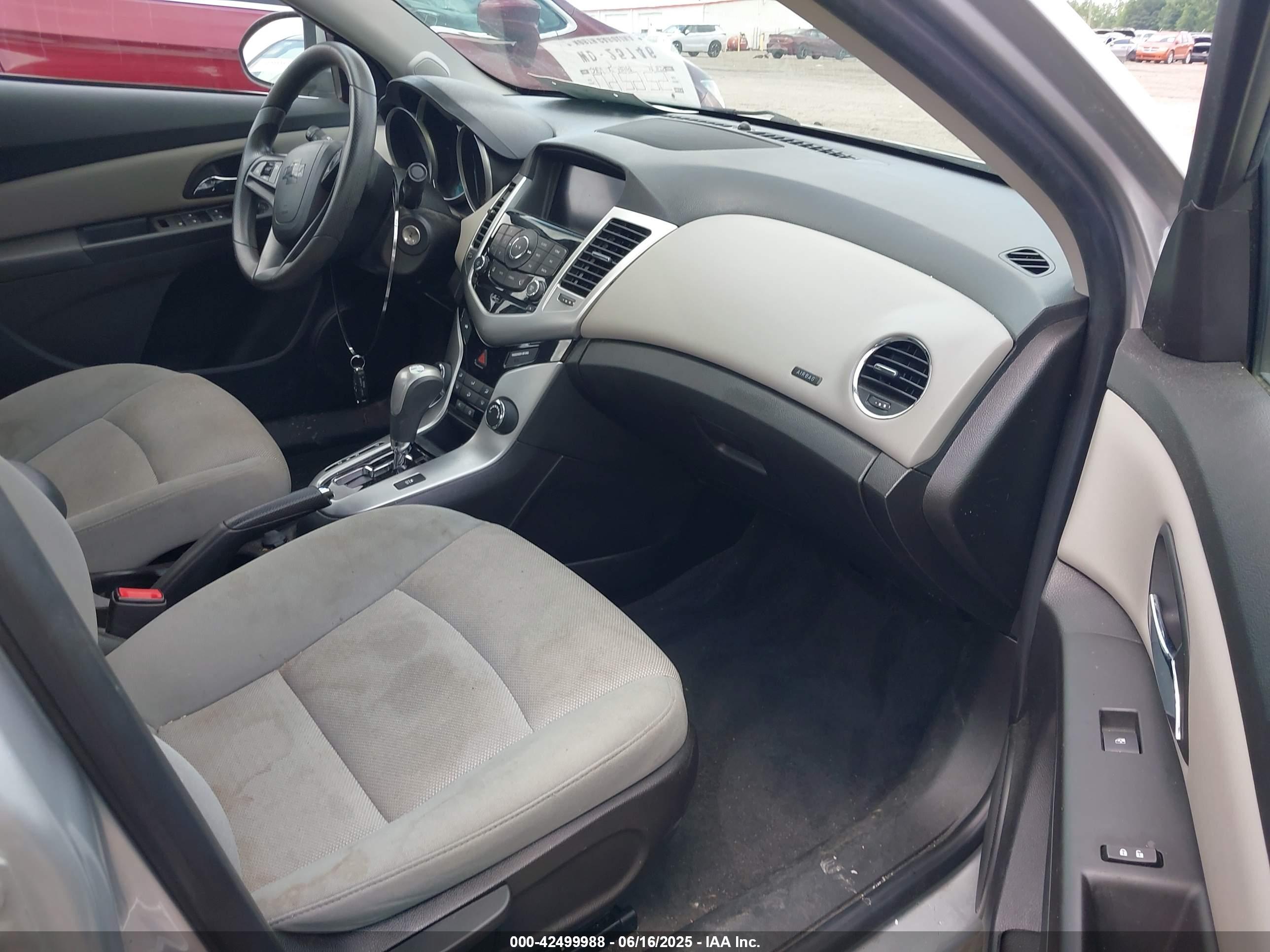 CHEVROLET CRUZE image 5