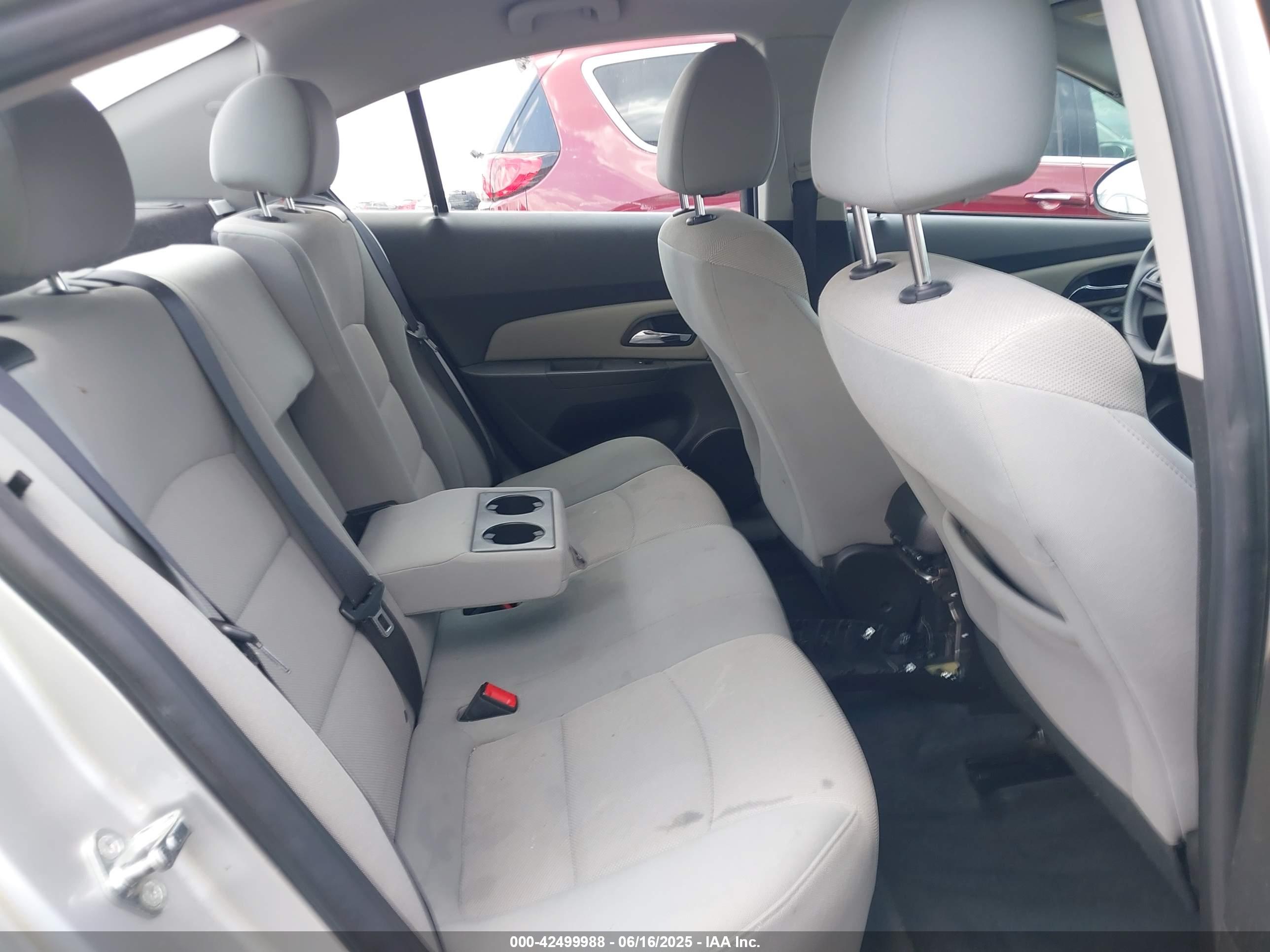 CHEVROLET CRUZE image 8