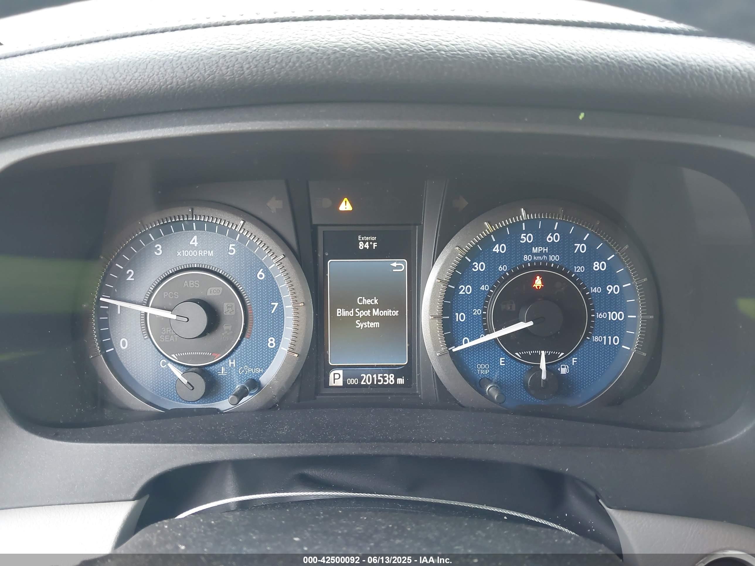 TOYOTA SIENNA image 7