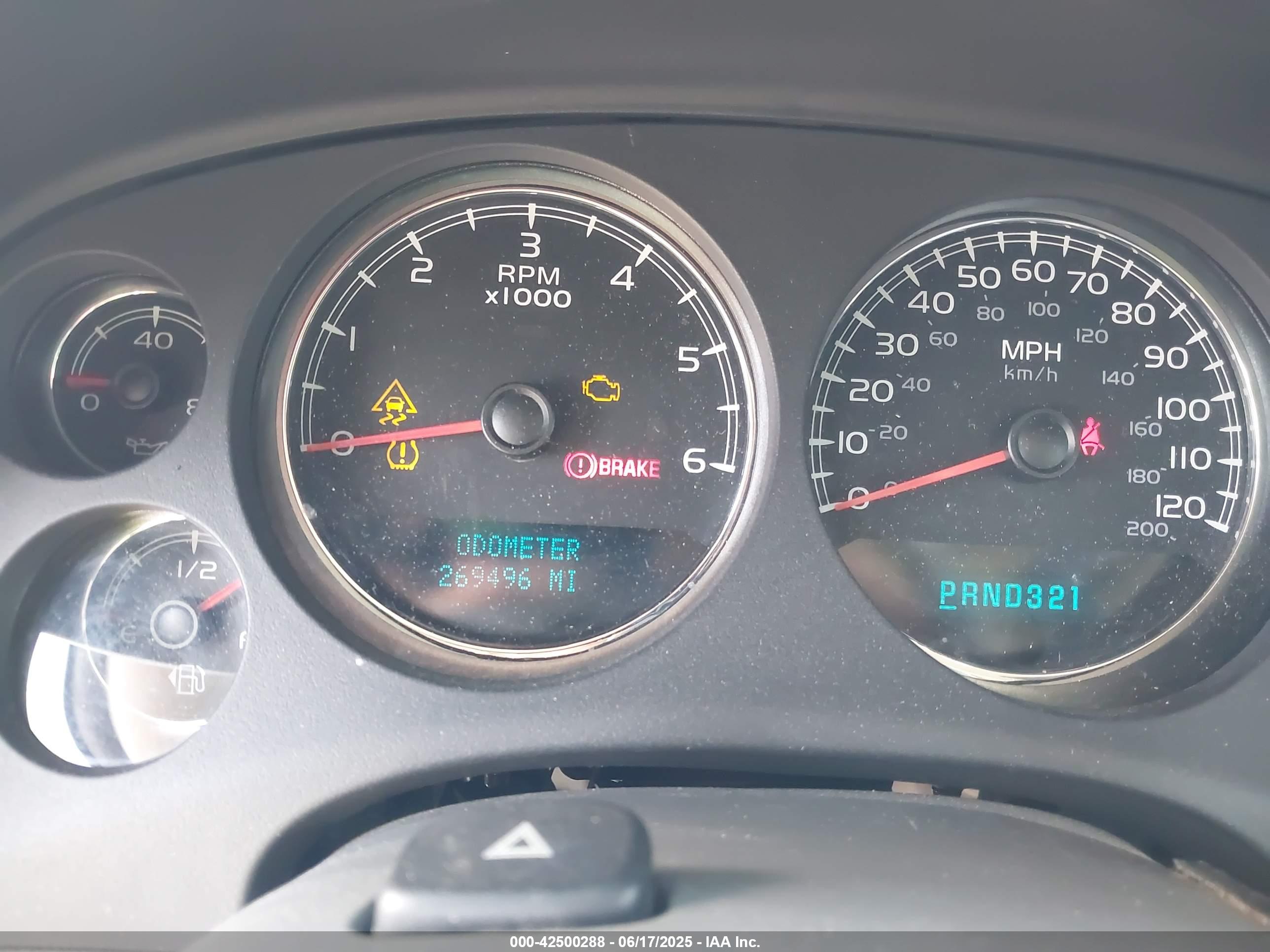 CHEVROLET SUBURBAN image 7