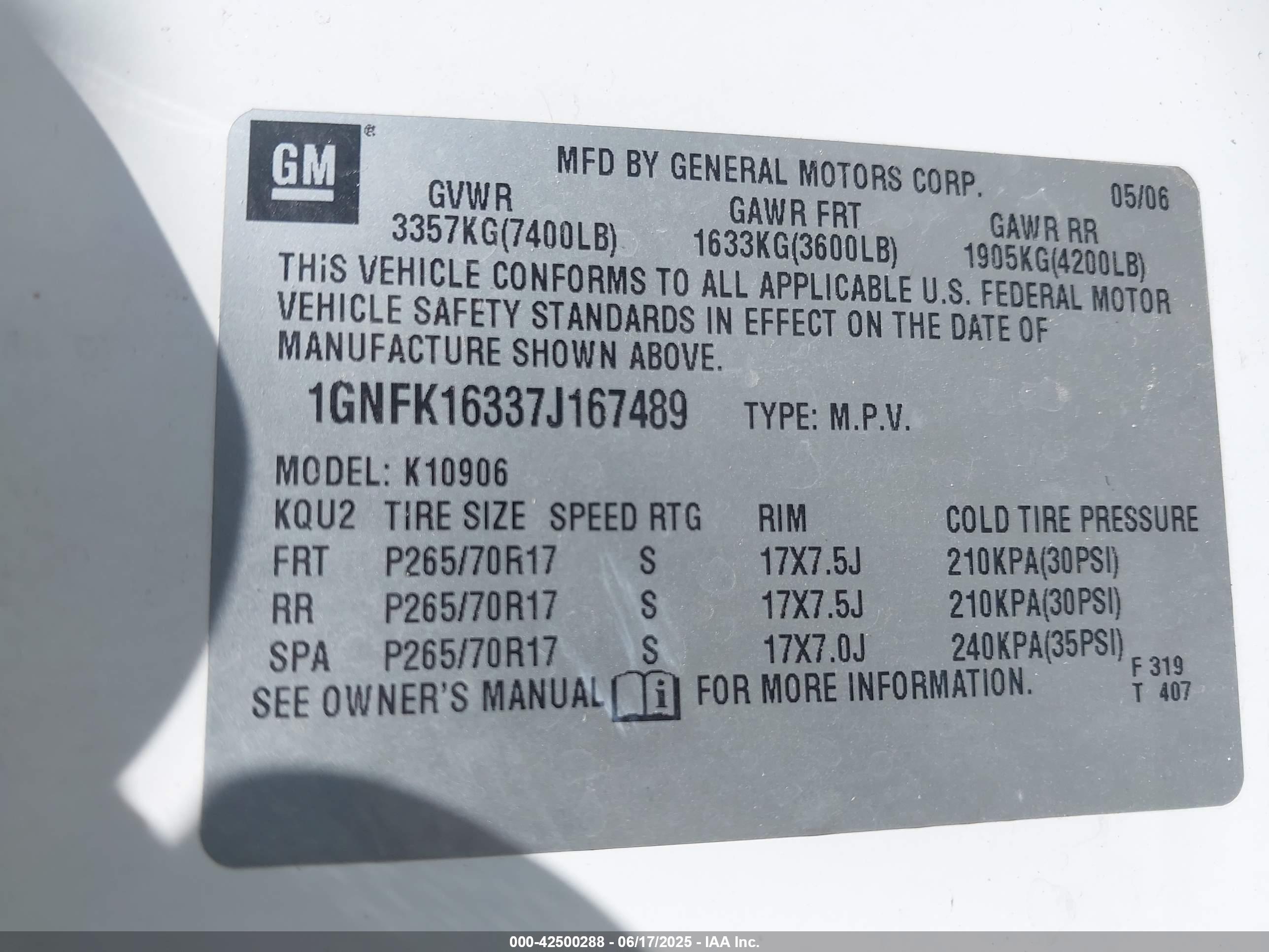 CHEVROLET SUBURBAN image 9